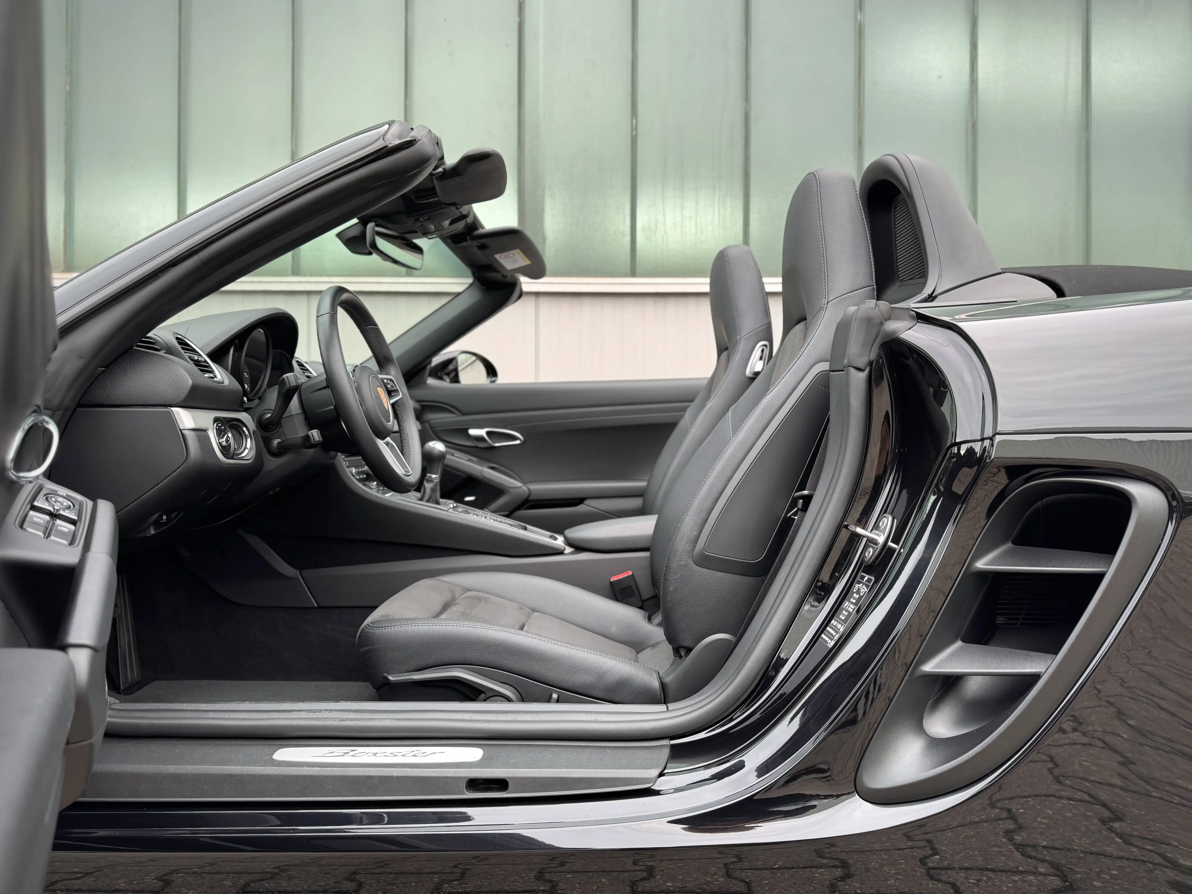 Porsche Boxster 718 — photo 11