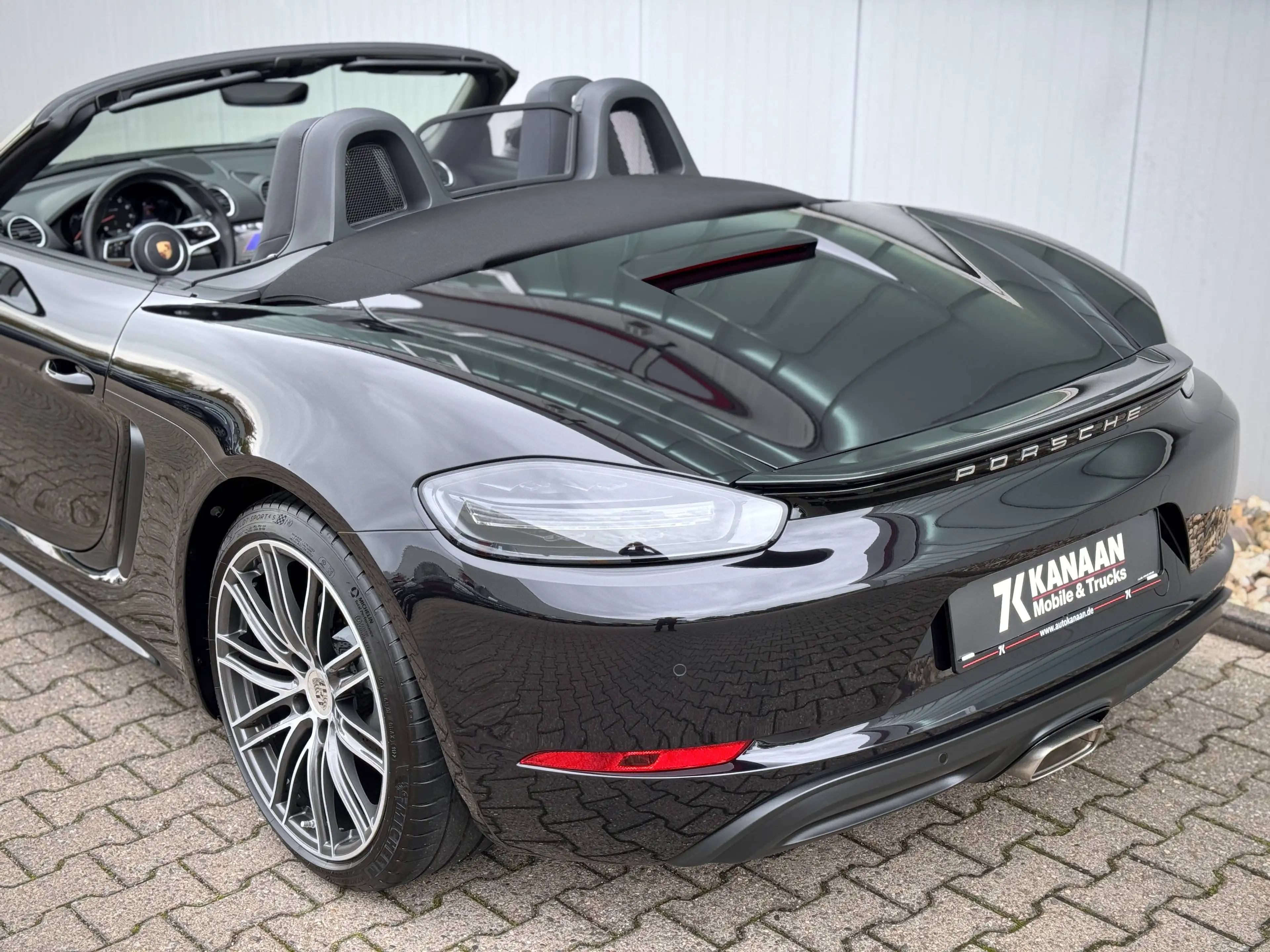 Porsche Boxster 718 — photo 9
