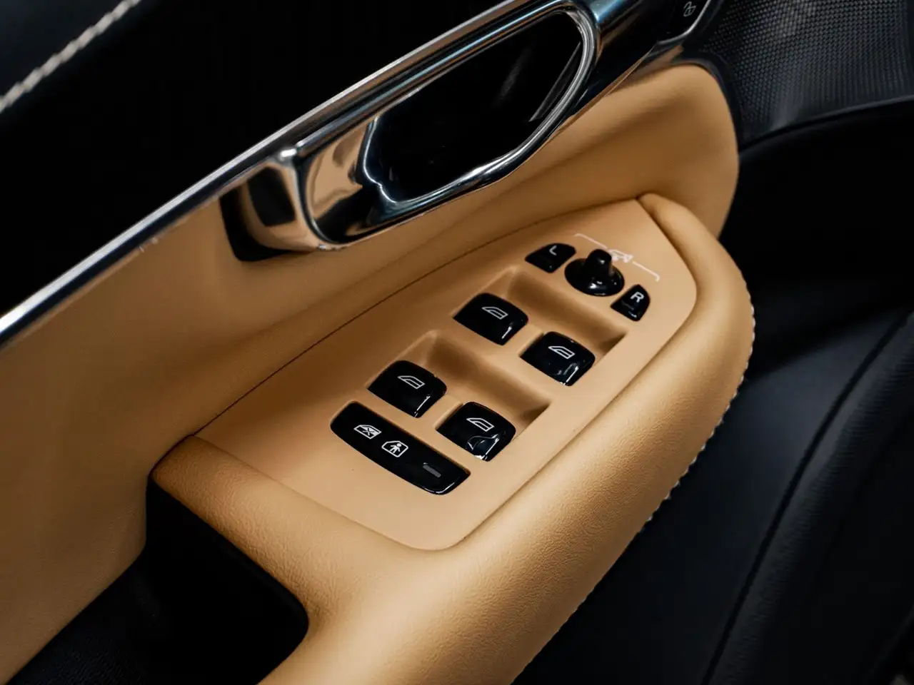 Volvo XC90 снимка Volvo XC90