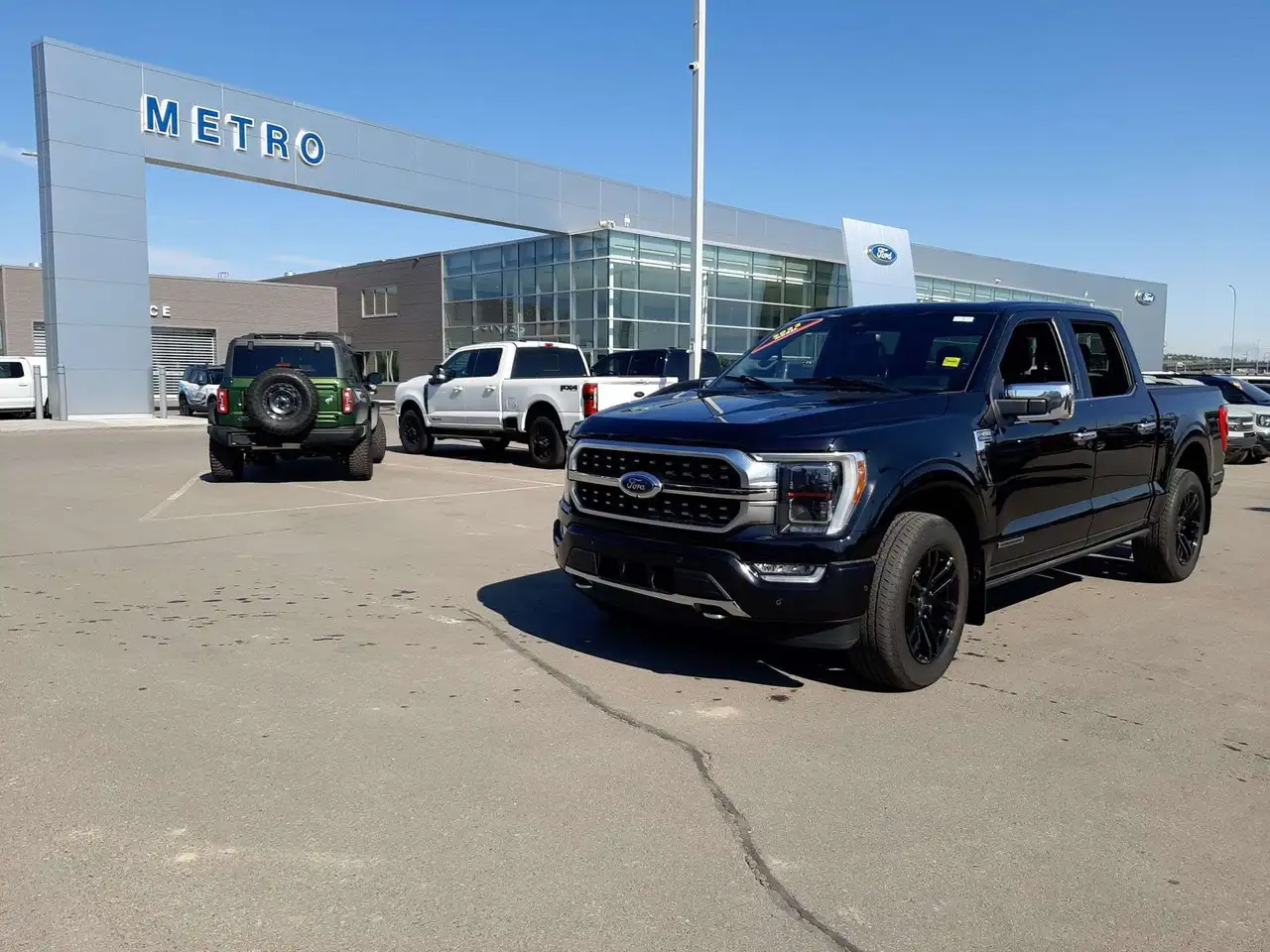 2022 Ford F 150 Platinum — photo 1