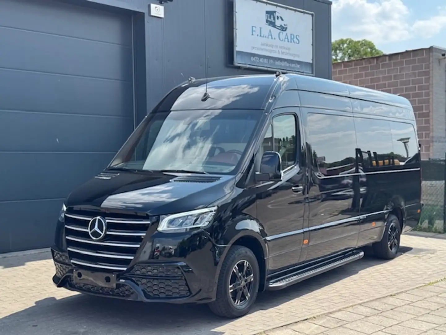 Mercedes-Benz SPRINTER VIP VAN Zwart - 1