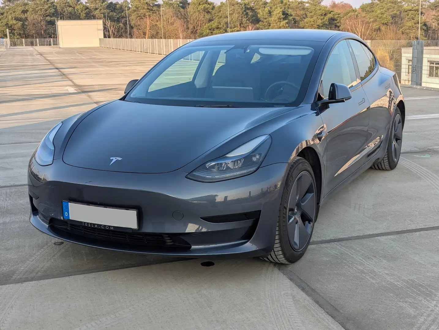 Tesla Model 3 Model 3 Standard Reichweite Plus Hinterradantrieb Silber - 1