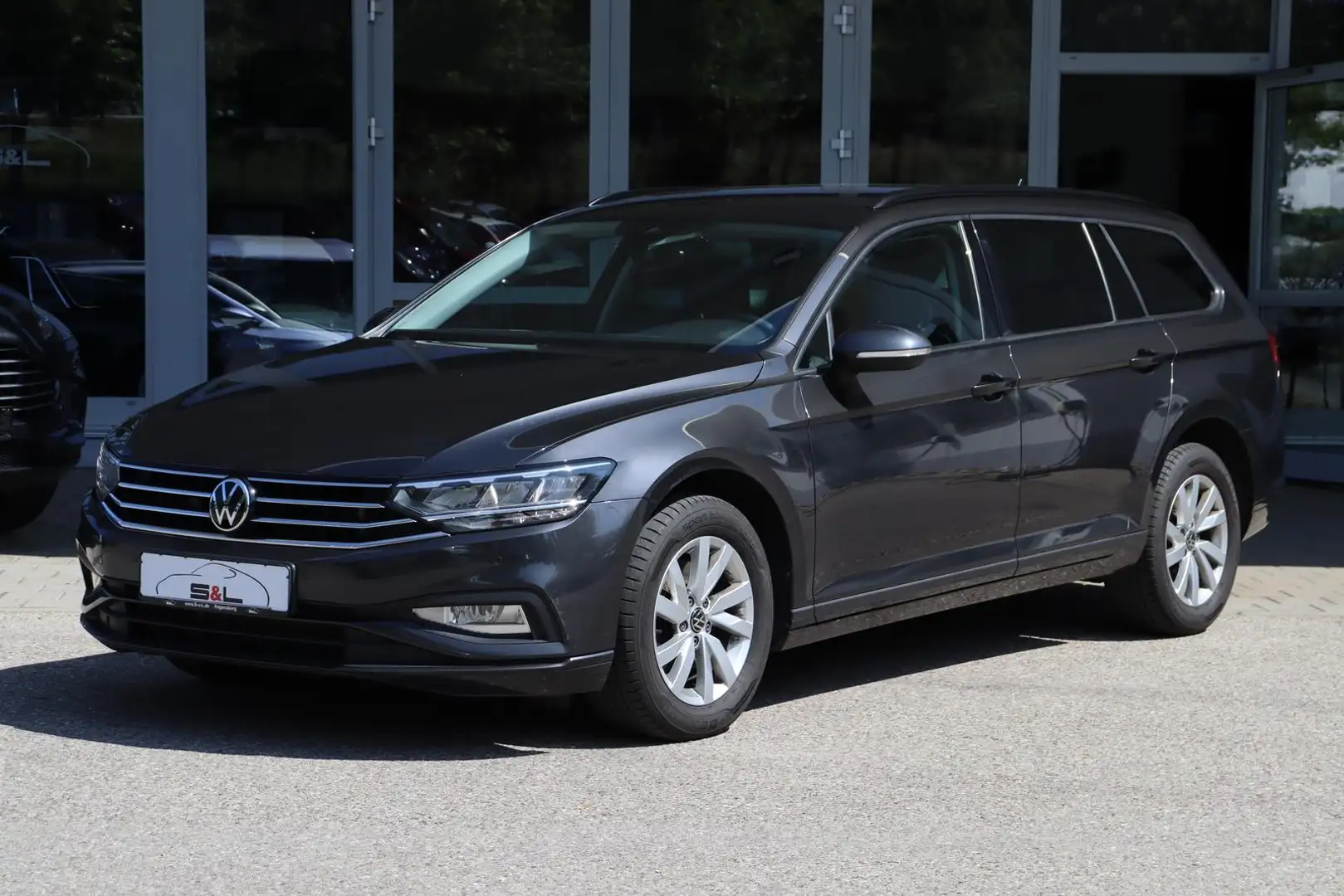 Volkswagen Passat Variant 2.0 TDI/BusinessPremium/Sthzg/AHK Grau - 1