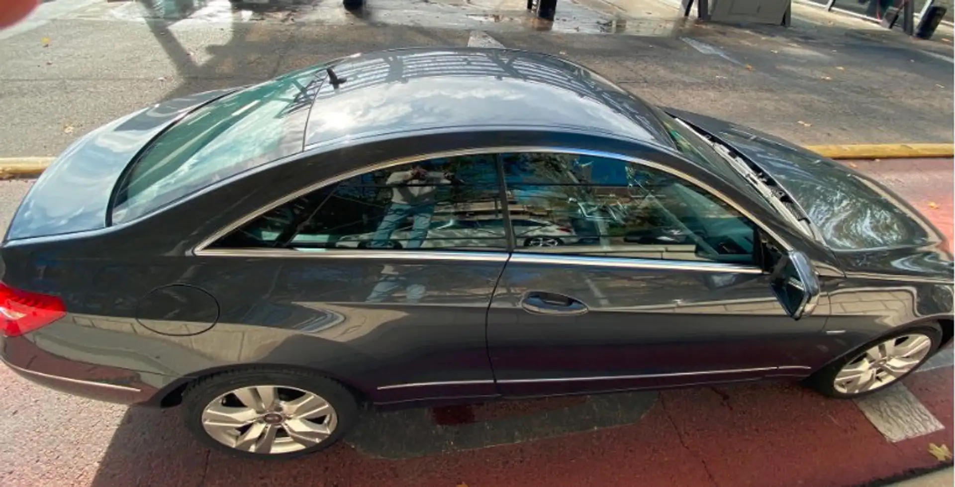 Mercedes-Benz E 250 E Coupé 250 CGI BE Aut. Gris - 2