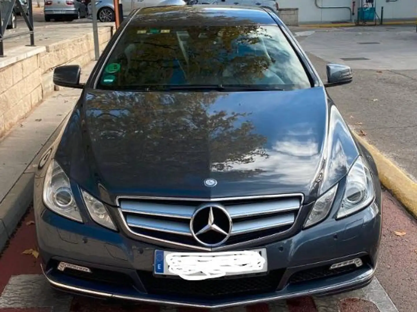 Mercedes-Benz E 250 E Coupé 250 CGI BE Aut. Gris - 1
