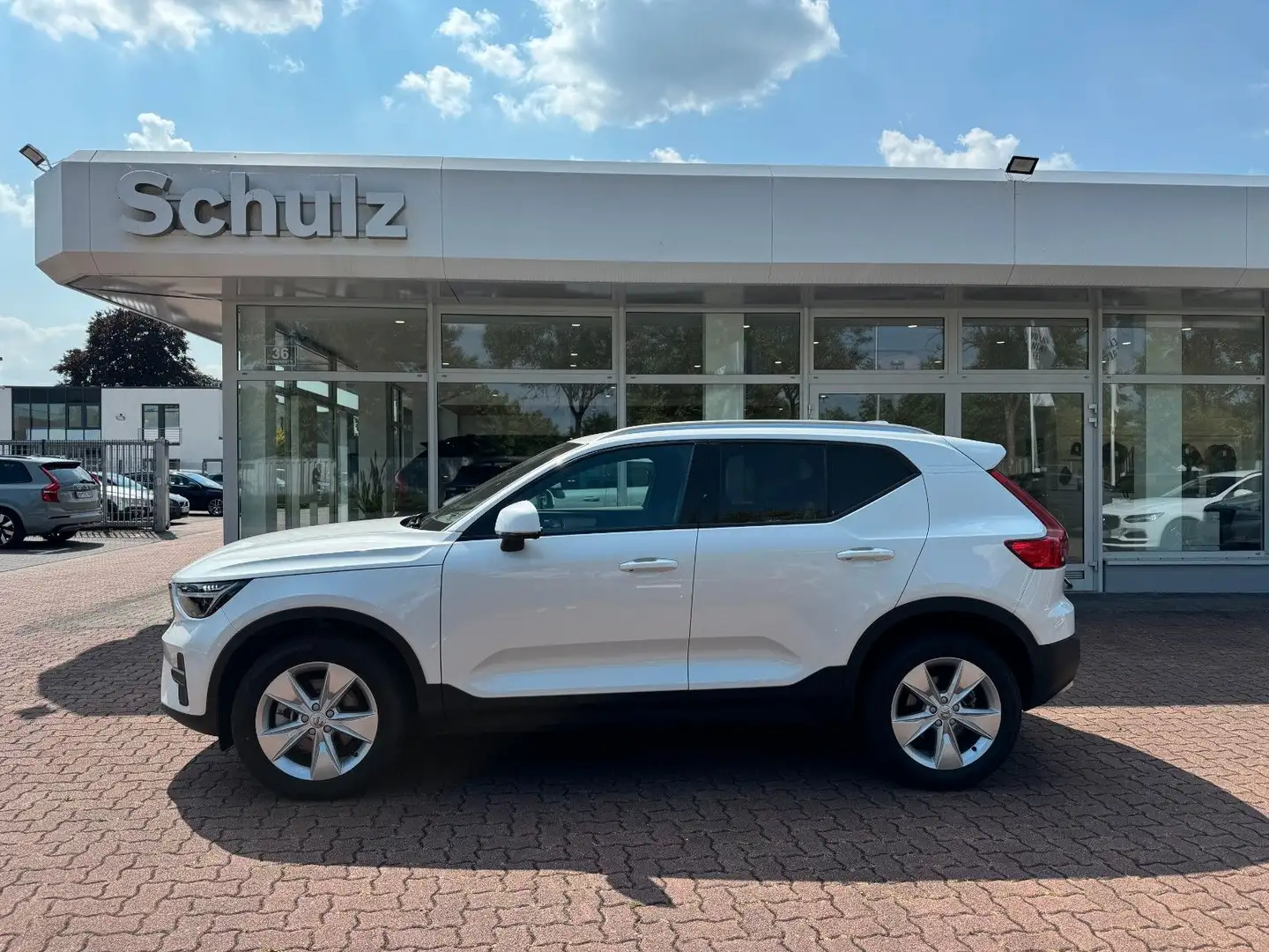Volvo XC40 B3 Core DCT Weiß - 1