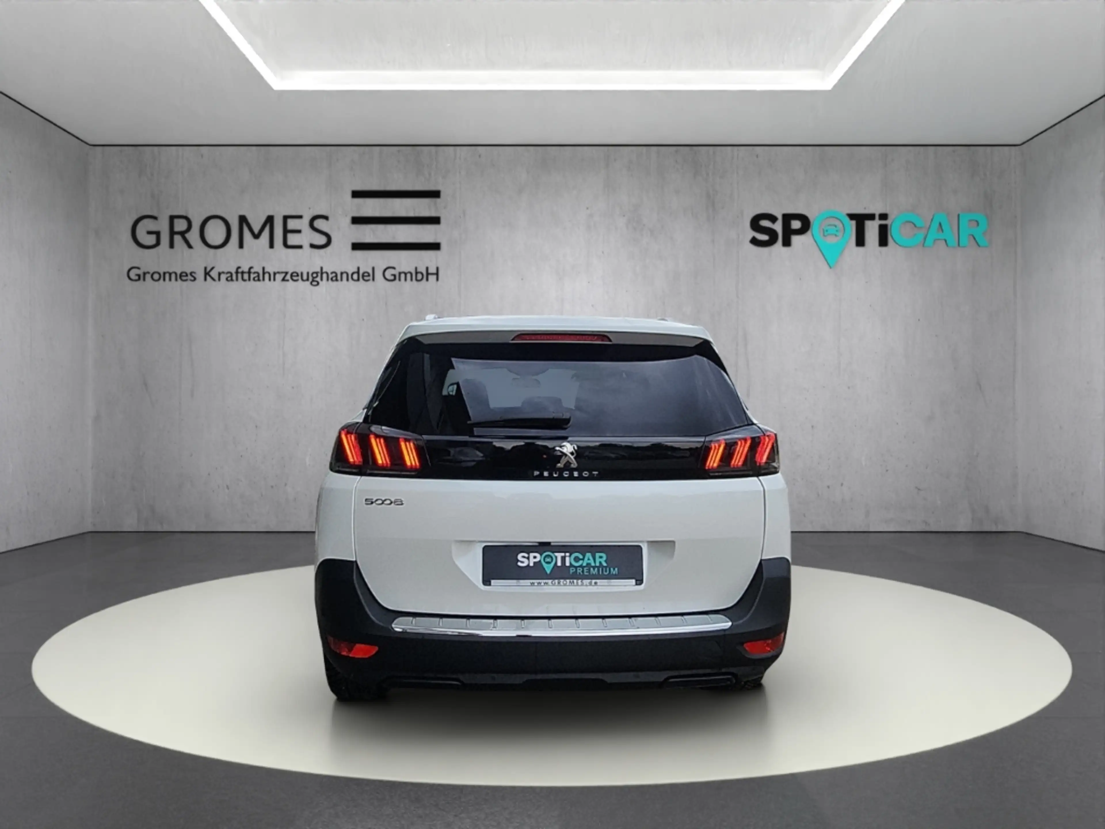Peugeot 5008 Hybrid Allure Pack HYBRID 136 e-DSC6 7-Sitzer — photo 4