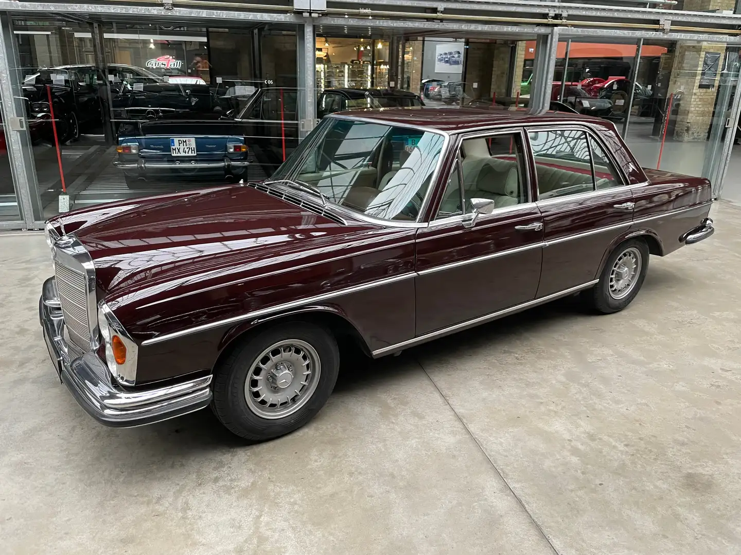 Mercedes-Benz 280 SE 4,5 W108 Rot - 2