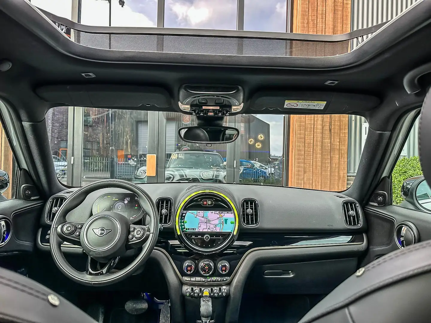 MINI Cooper SE Countryman Mini 2.0 ALL4 MINI Yours 220pk/Lounge leer/Camera/ Zilver - 2