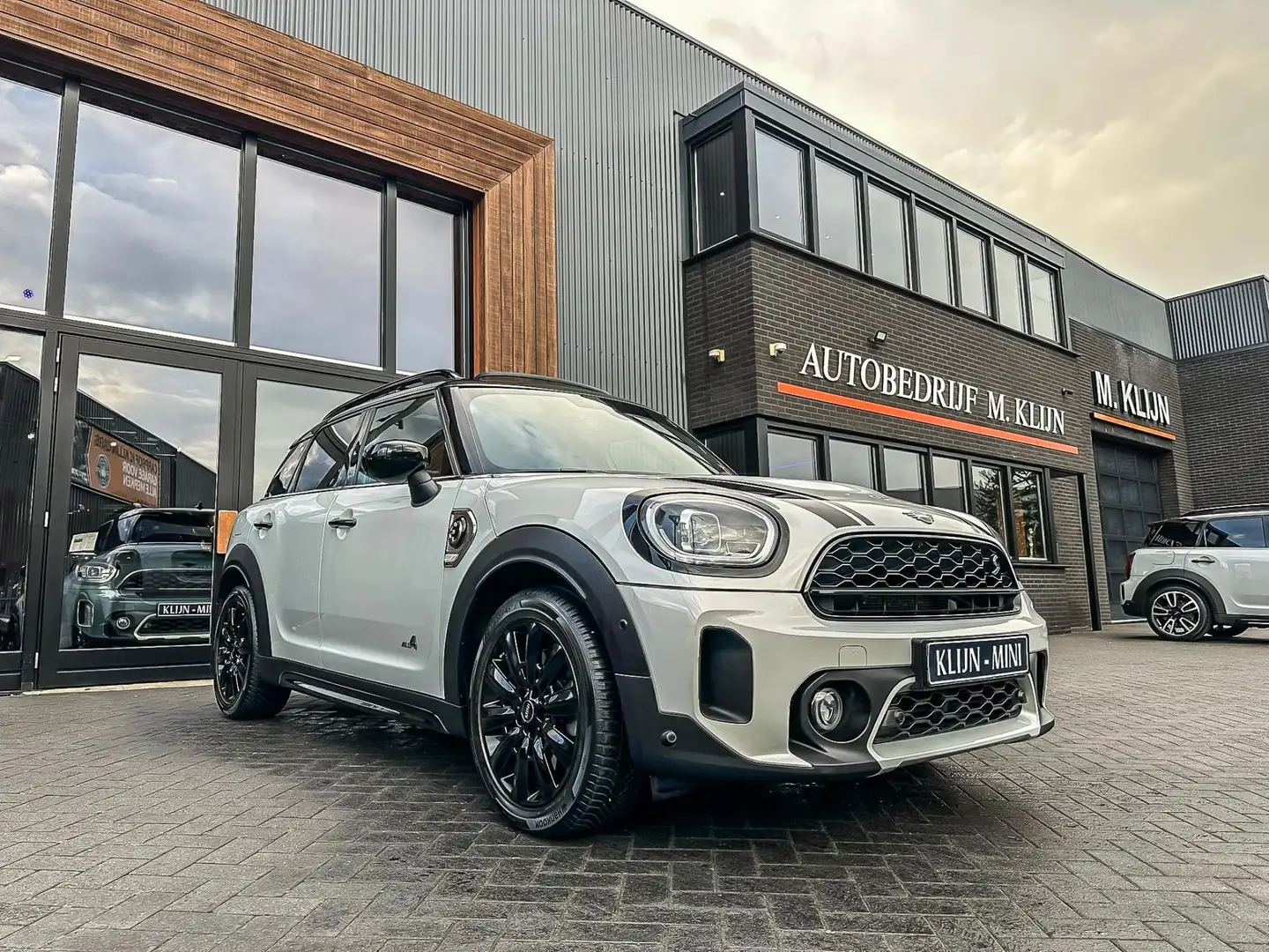 MINI Cooper SE Countryman Mini 2.0 ALL4 MINI Yours 220pk/Lounge leer/Camera/ Zilver - 1