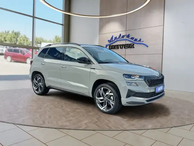 Skoda Karoq Sportline 2,0TSI DSG AHK/4*J.Gar/Navi/Matrix     *