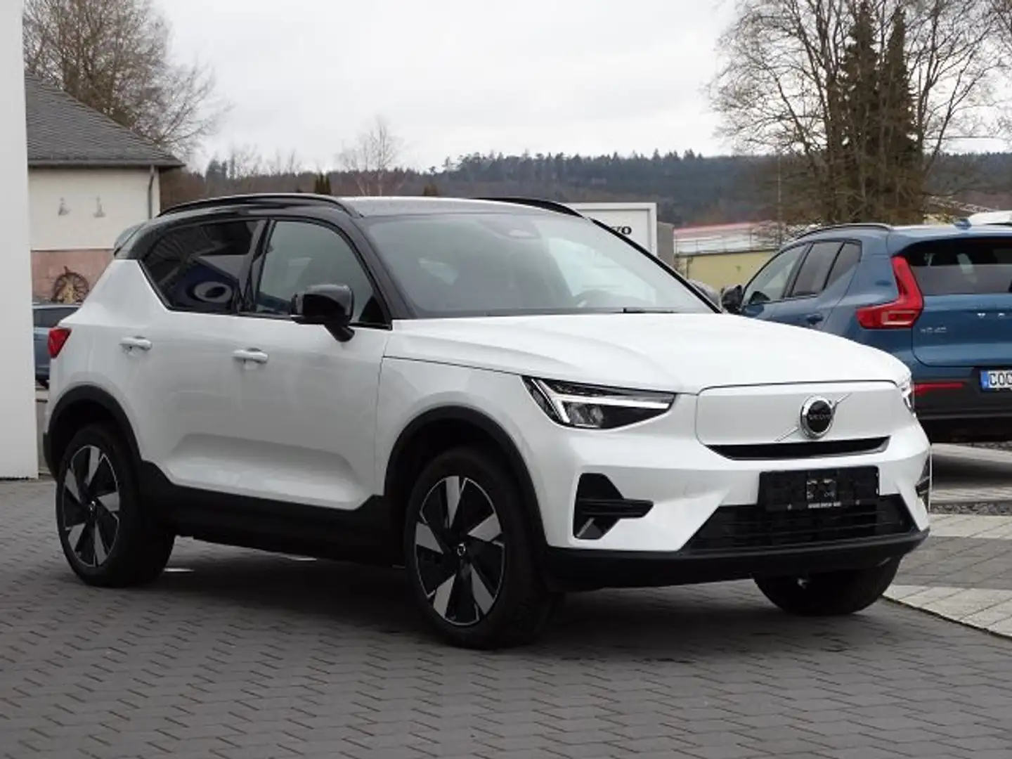 Volvo XC40 Extended Range Plus Pure Electric 2WD Wit - 1