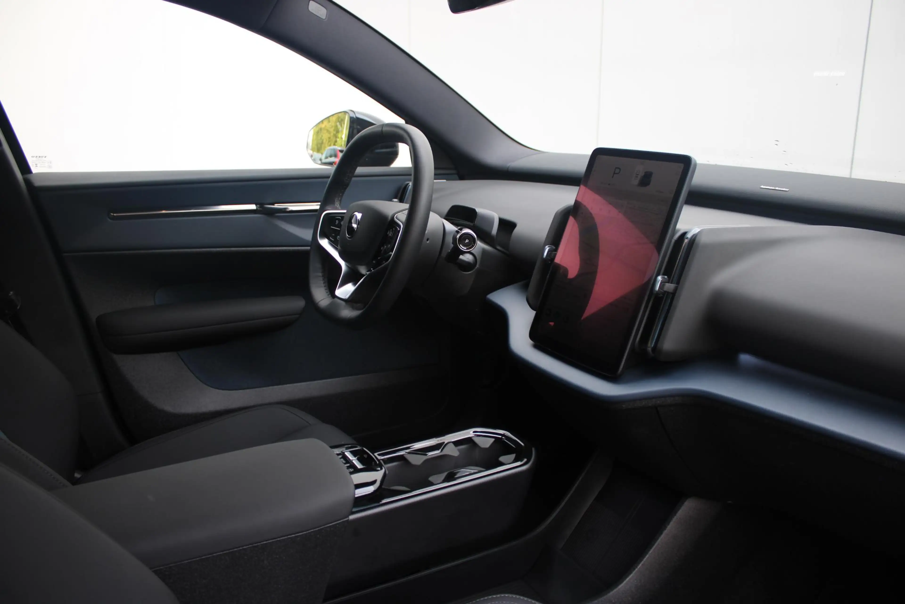 Volvo EX30 Single Motor Extended Range Plus 69 kWh | Verwarmb — photo 4
