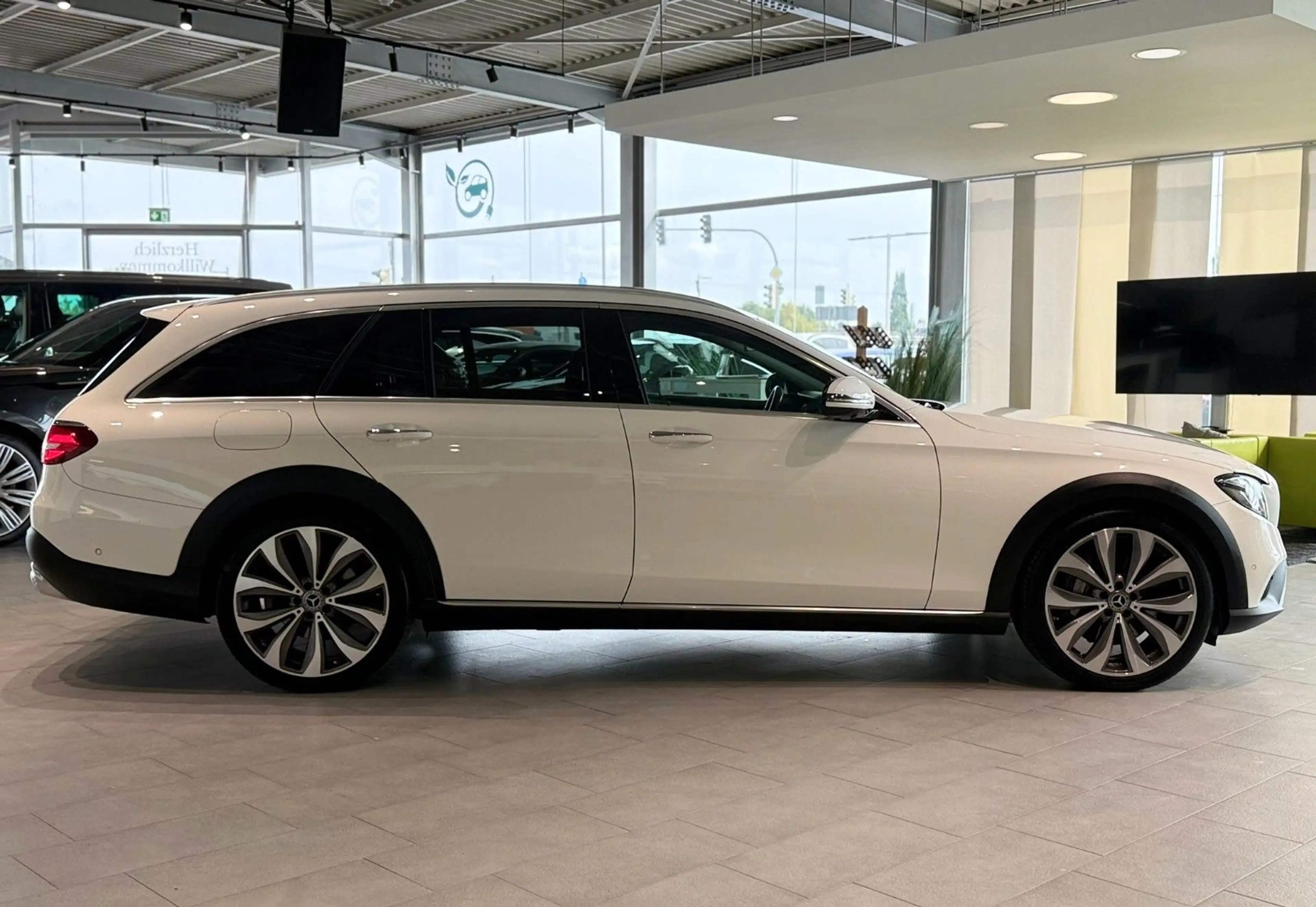 Mercedes-Benz E 400 d T-Modell 4Matic All-Terrain*AHK*Sitzbel.* — photo 9