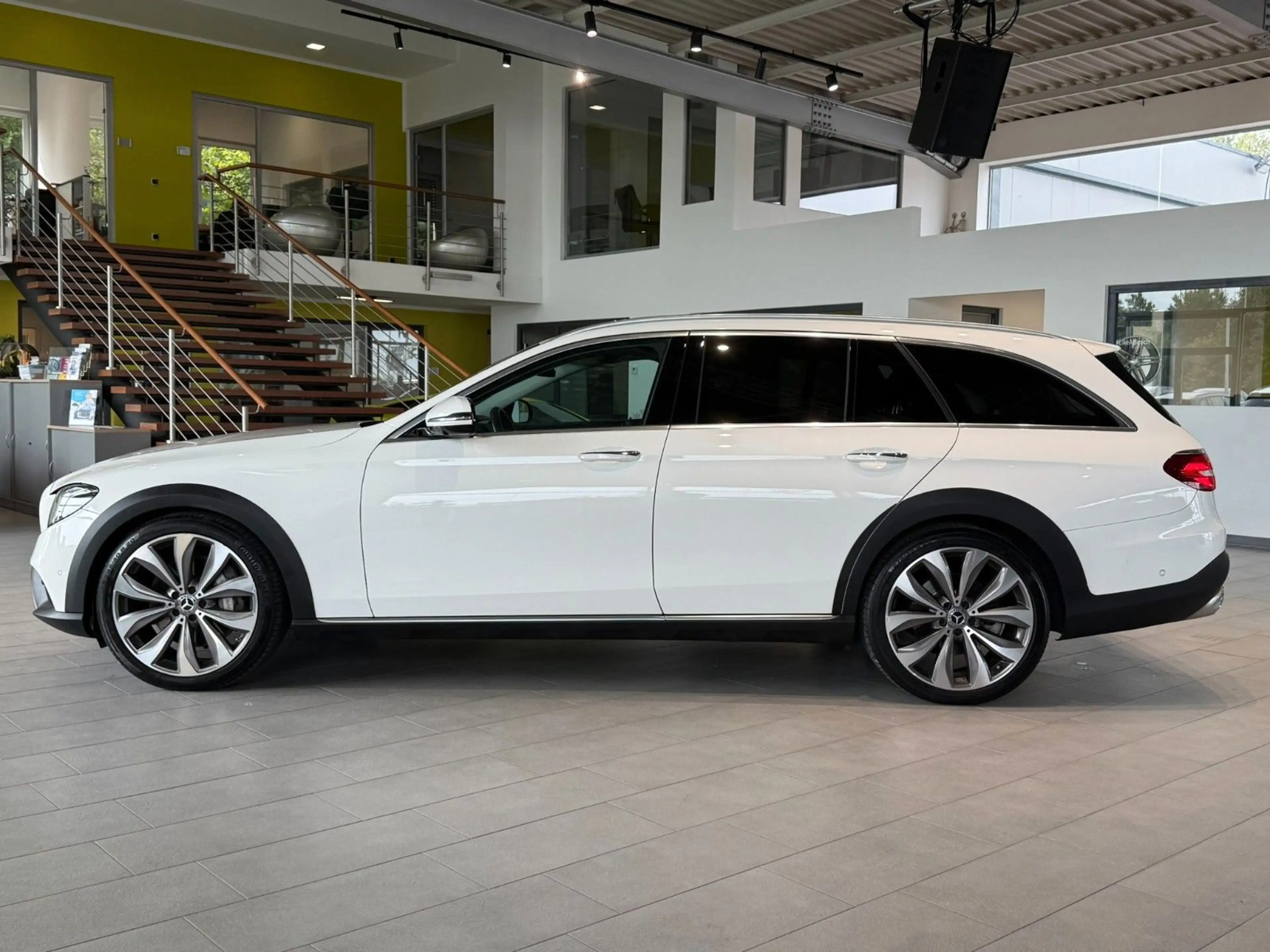 Mercedes-Benz E 400 d T-Modell 4Matic All-Terrain*AHK*Sitzbel.* — photo 3