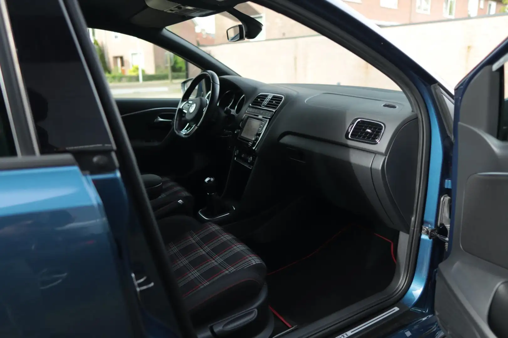 Volkswagen Polo GTI 1.8 TSI GTI|192 Pk|Navi|17 Inch|PDC|Zwarthemel|Cli Bleu - 2