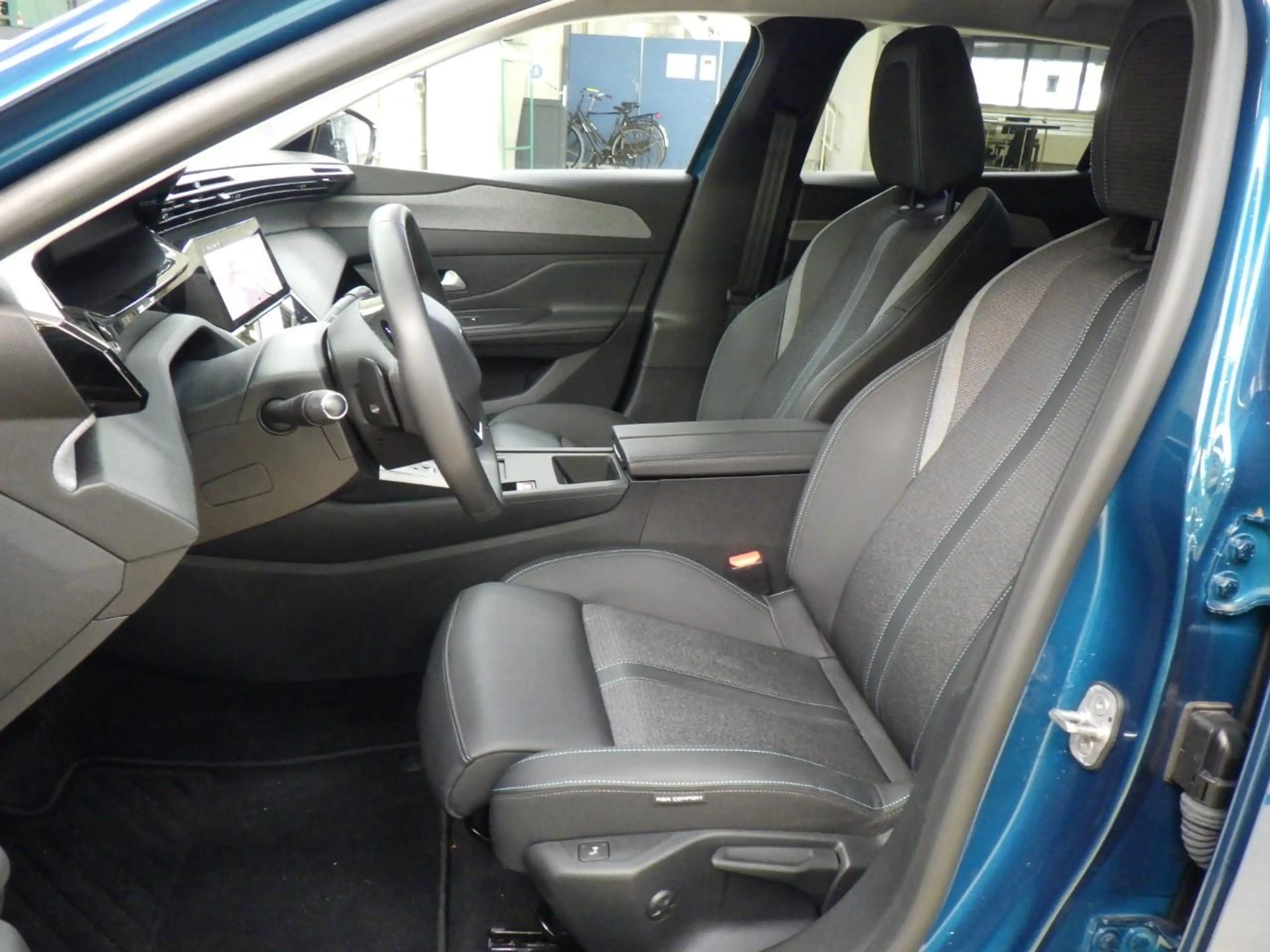 Peugeot 408 1.6 HYbrid 225 EAT8 Allure Avantage SOH 99% | Tot — photo 6