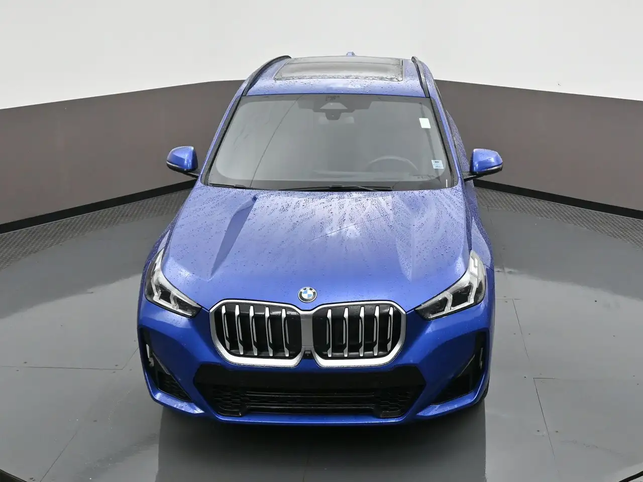 BMW X1 снимка BMW X1
