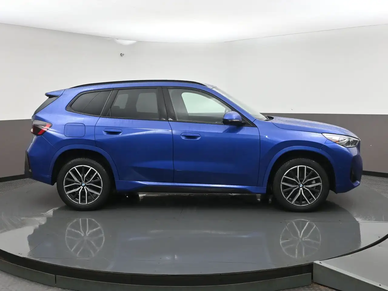 BMW X1 снимка BMW X1