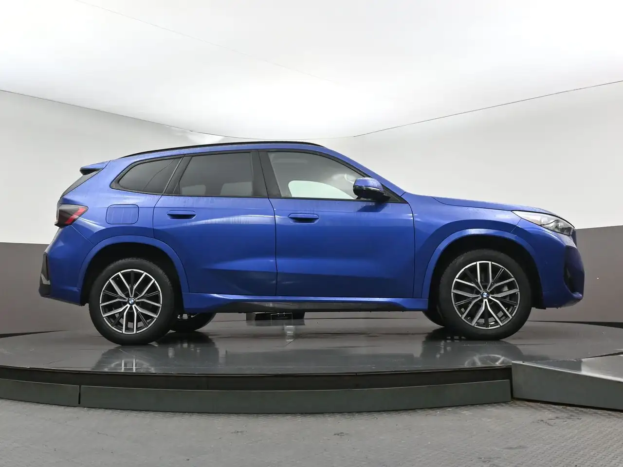 BMW X1 снимка BMW X1