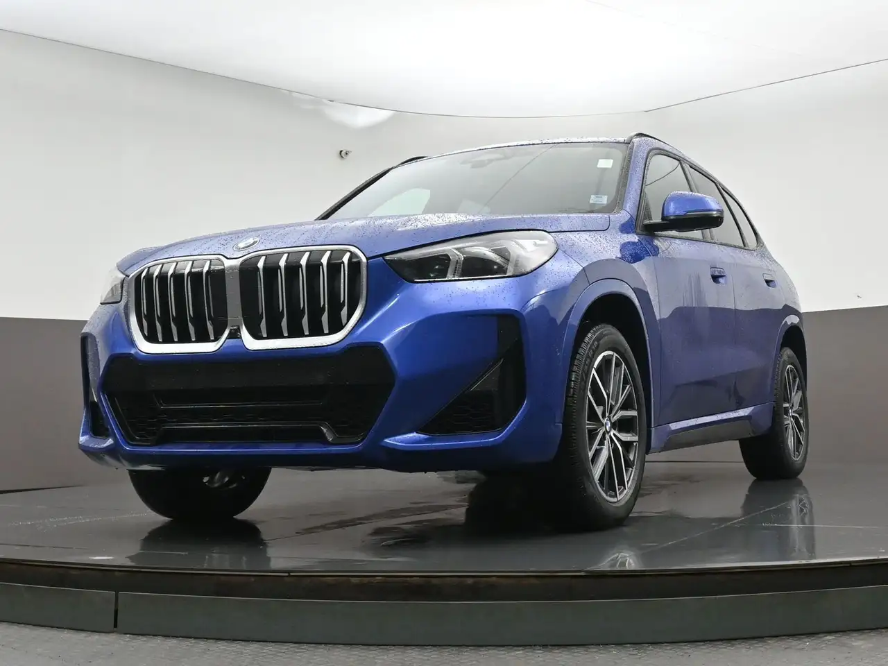 BMW X1 снимка BMW X1