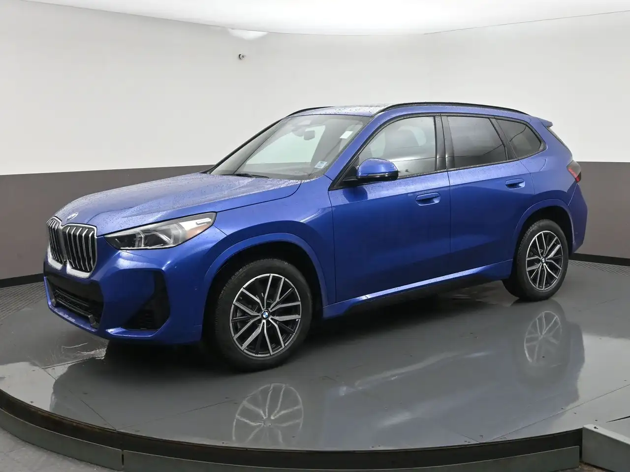 BMW X1 снимка BMW X1