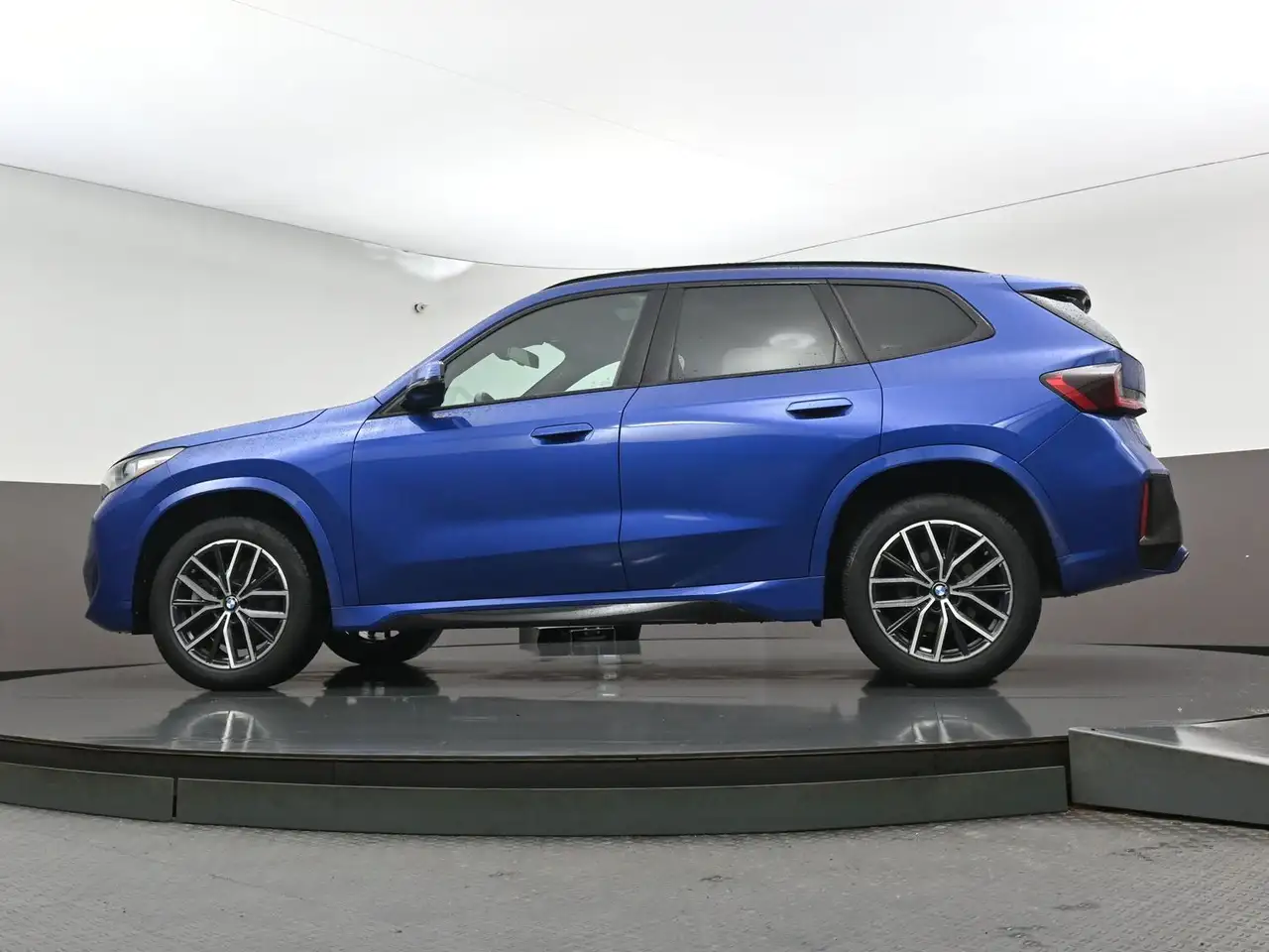 BMW X1 снимка BMW X1