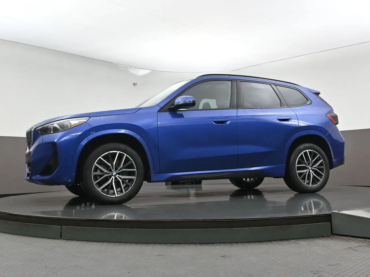 BMW X1 снимка BMW X1