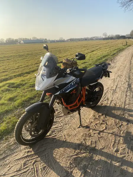 KTM 1190 Adventure - foto 2