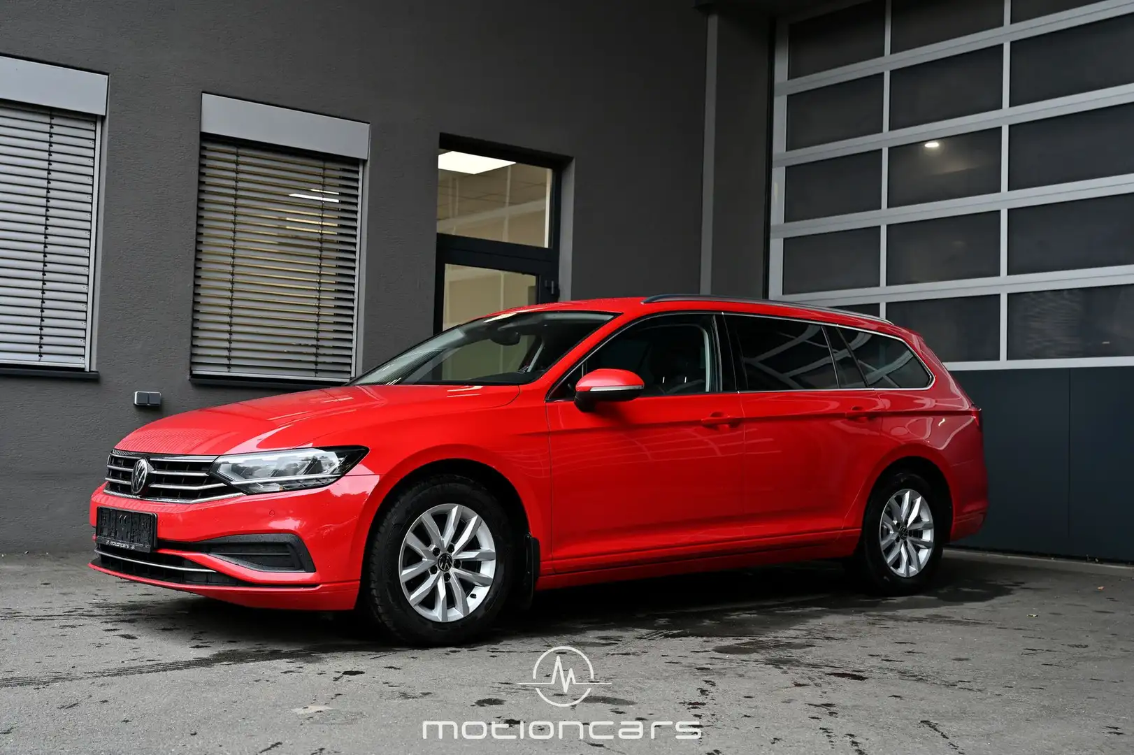 Volkswagen Passat Variant Passat 1.5 TSI DSG BMT/Start-Stopp Business Picke Красный - 1
