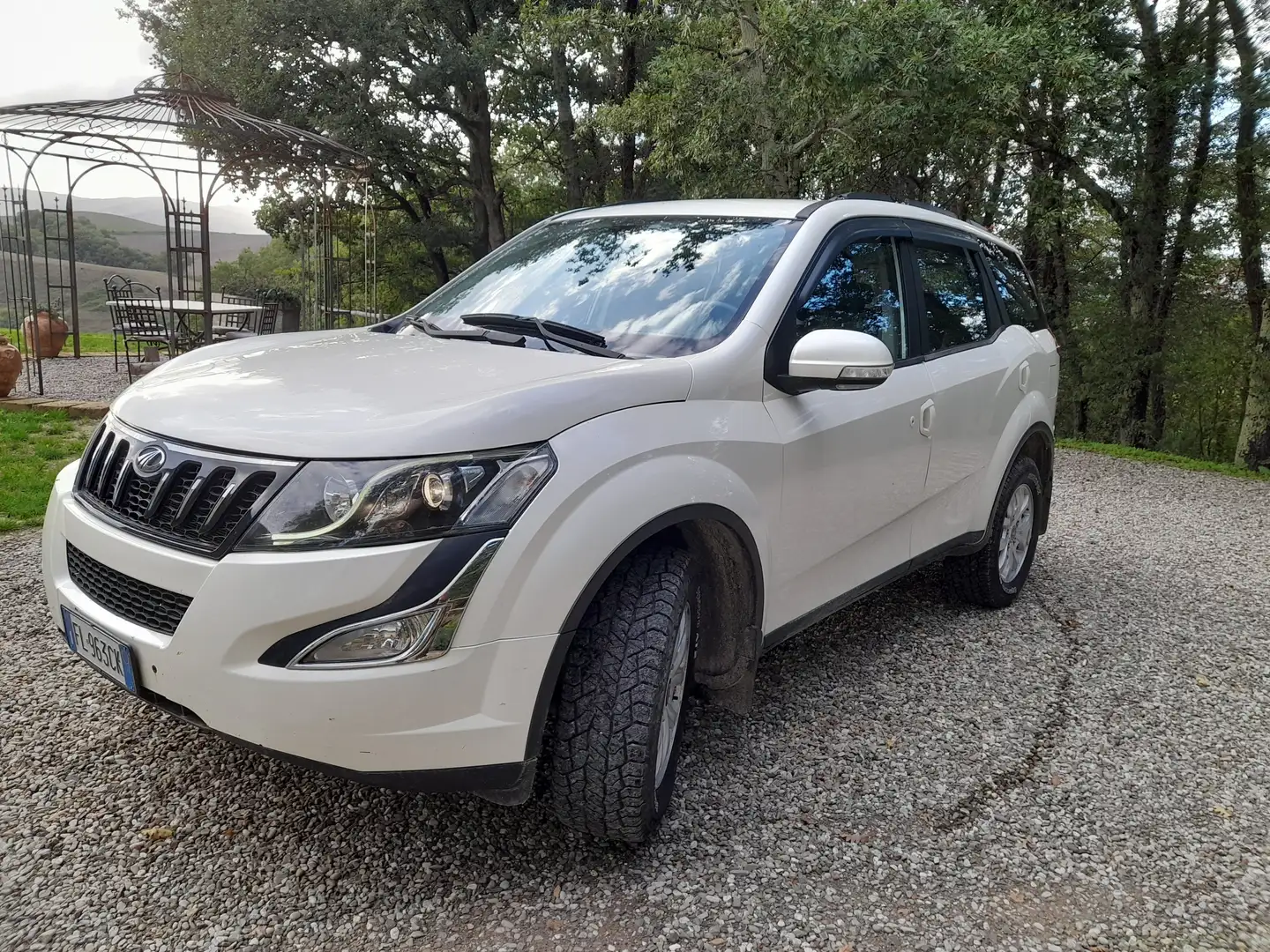 Mahindra XUV500 2.2 16v W8 AWD 7posti Weiß - 1