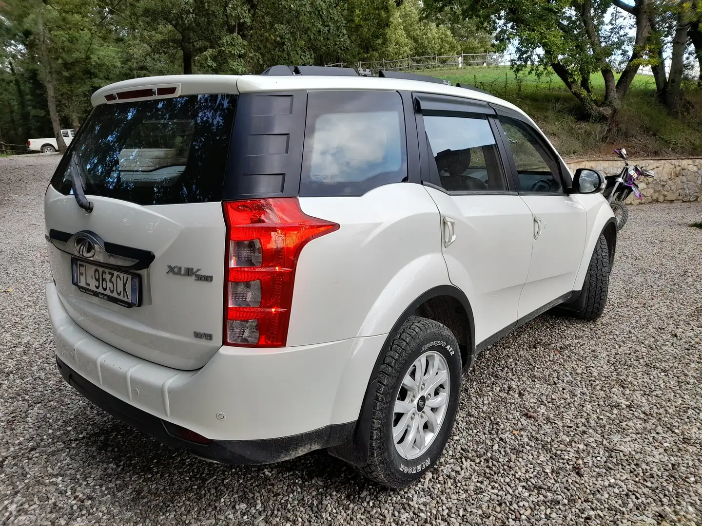 Mahindra XUV500 2.2 16v W8 AWD 7posti Weiß - 2