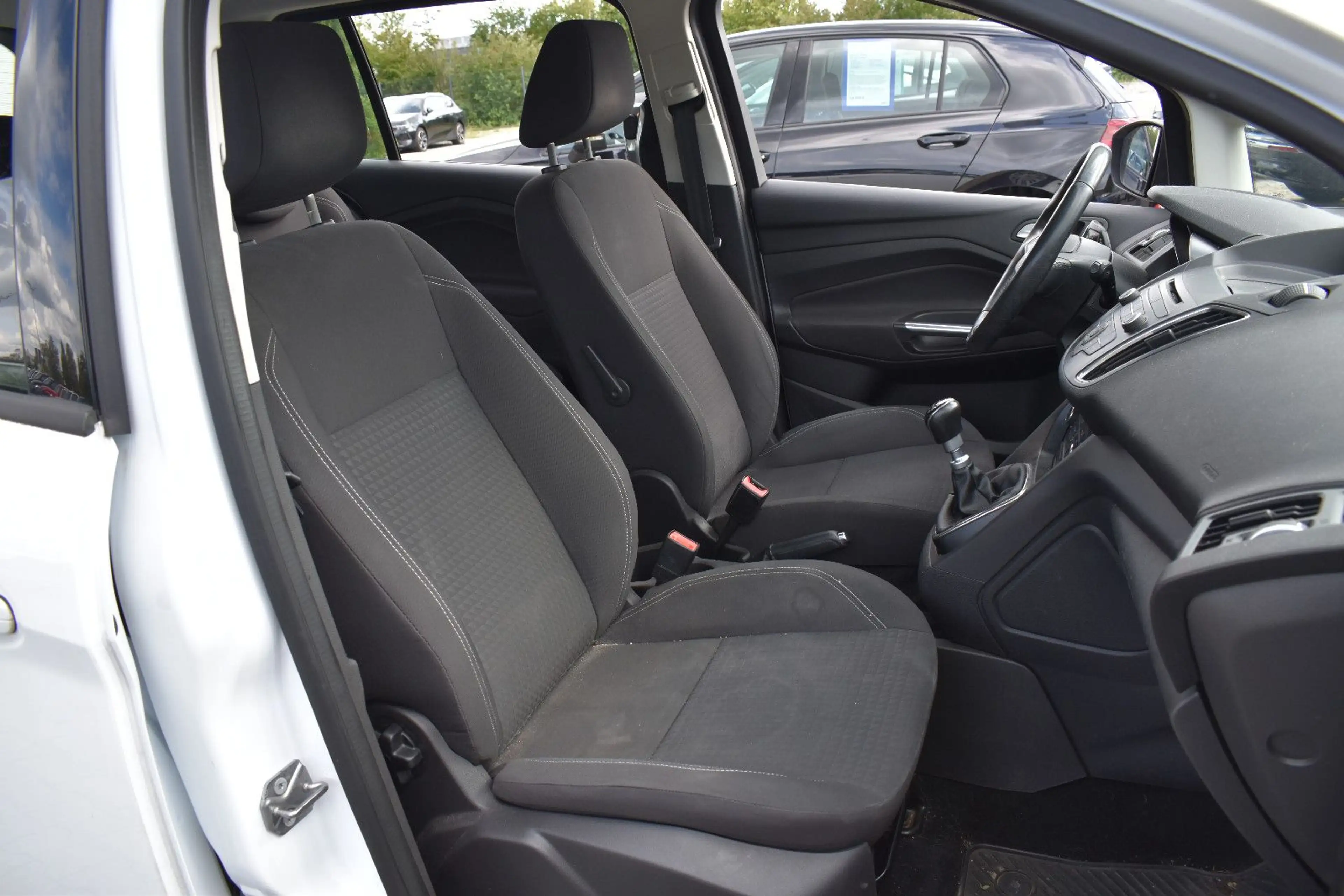 Ford Grand C-Max Grand C-MAX 1.5CDTI Trend 7-Sitzer~AHK~HiFi — photo 9