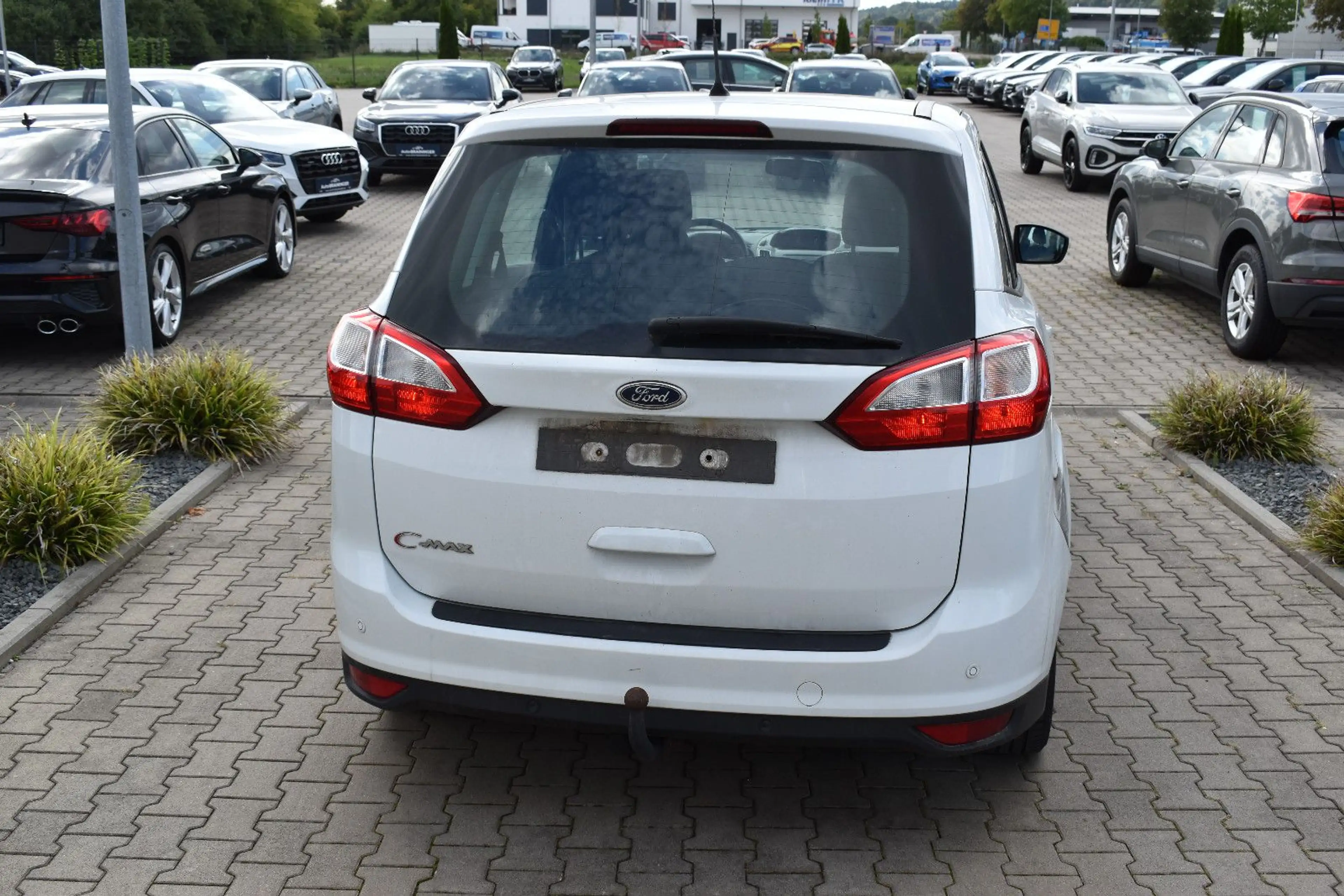 Ford Grand C-Max Grand C-MAX 1.5CDTI Trend 7-Sitzer~AHK~HiFi — photo 6