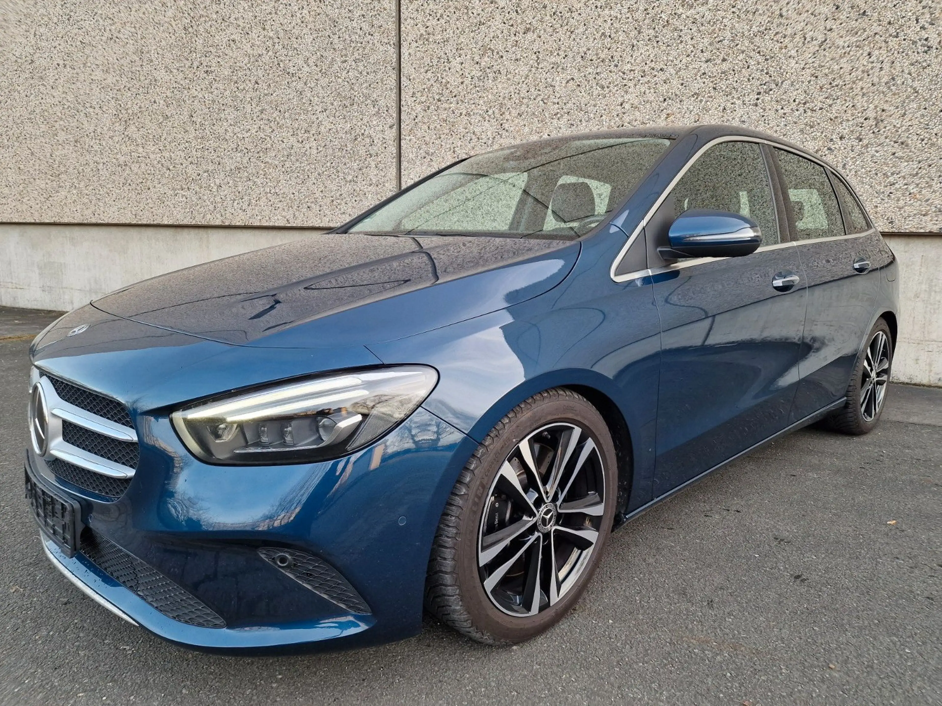 Mercedes-Benz B 180 d Aut.7G /Progressive/WIDESCREEN/MULTIBEAM+ — photo 6