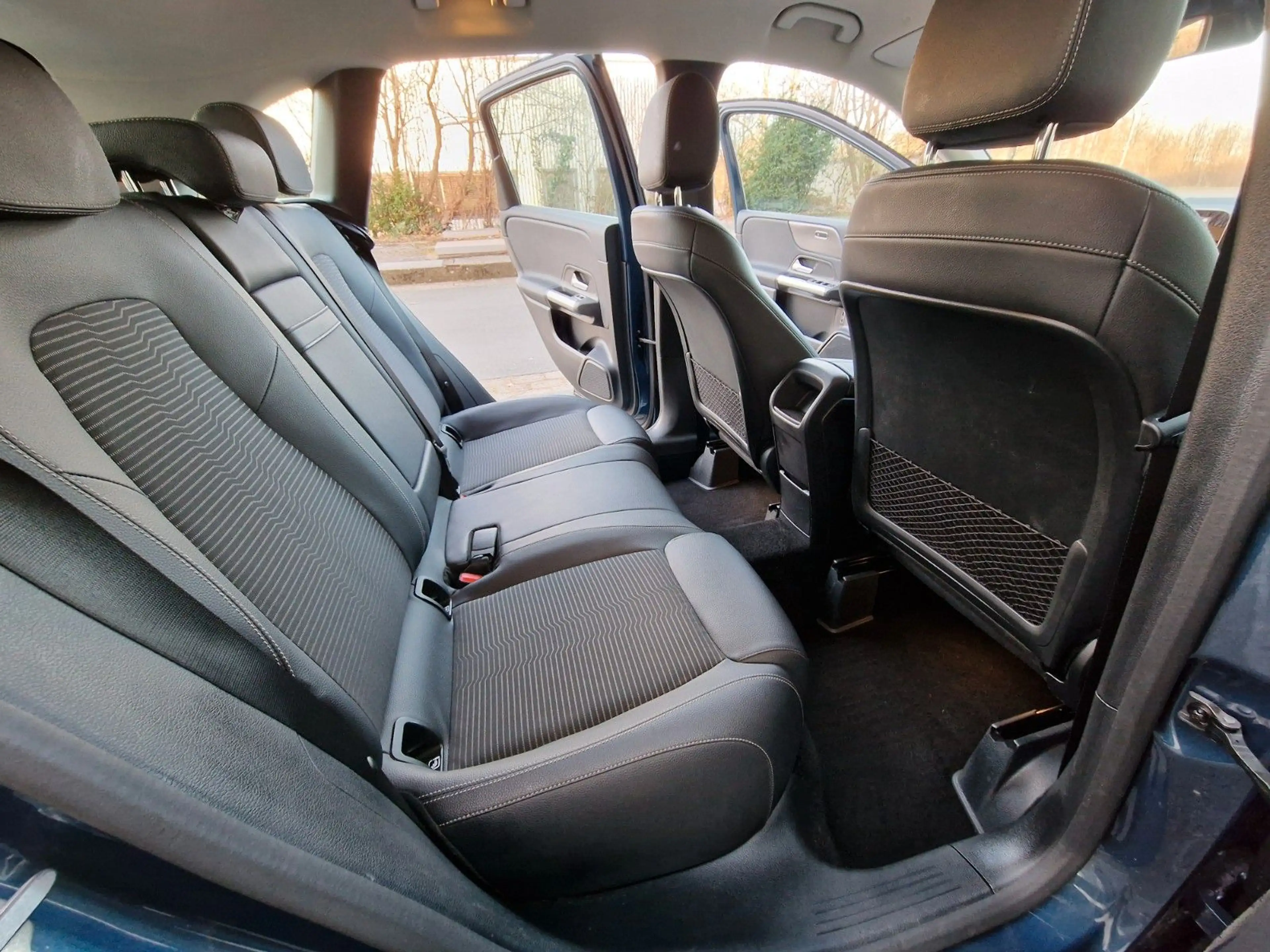 Mercedes-Benz B 180 d Aut.7G /Progressive/WIDESCREEN/MULTIBEAM+ — photo 20