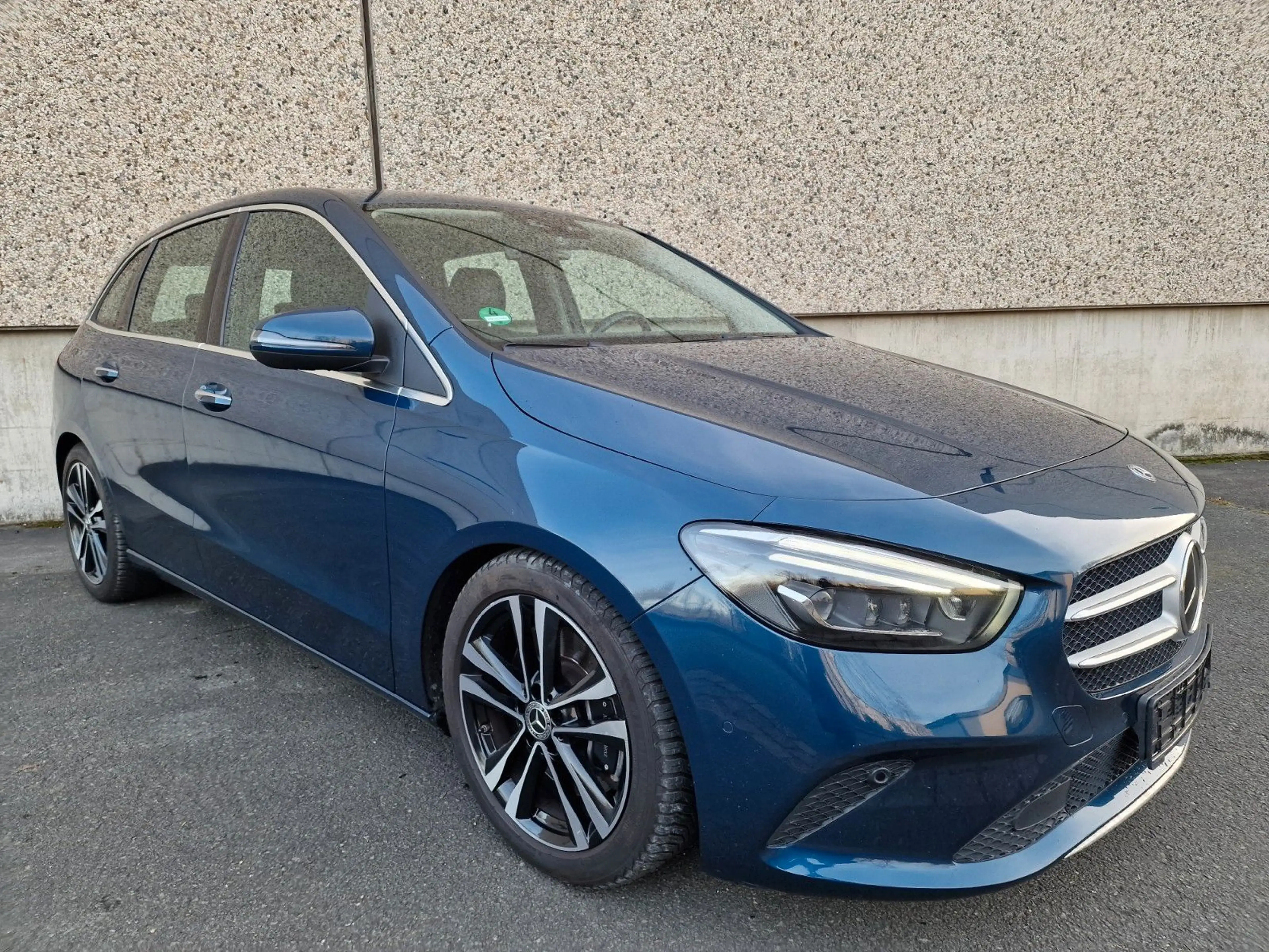 Mercedes-Benz B 180 d Aut.7G /Progressive/WIDESCREEN/MULTIBEAM+ — photo 5