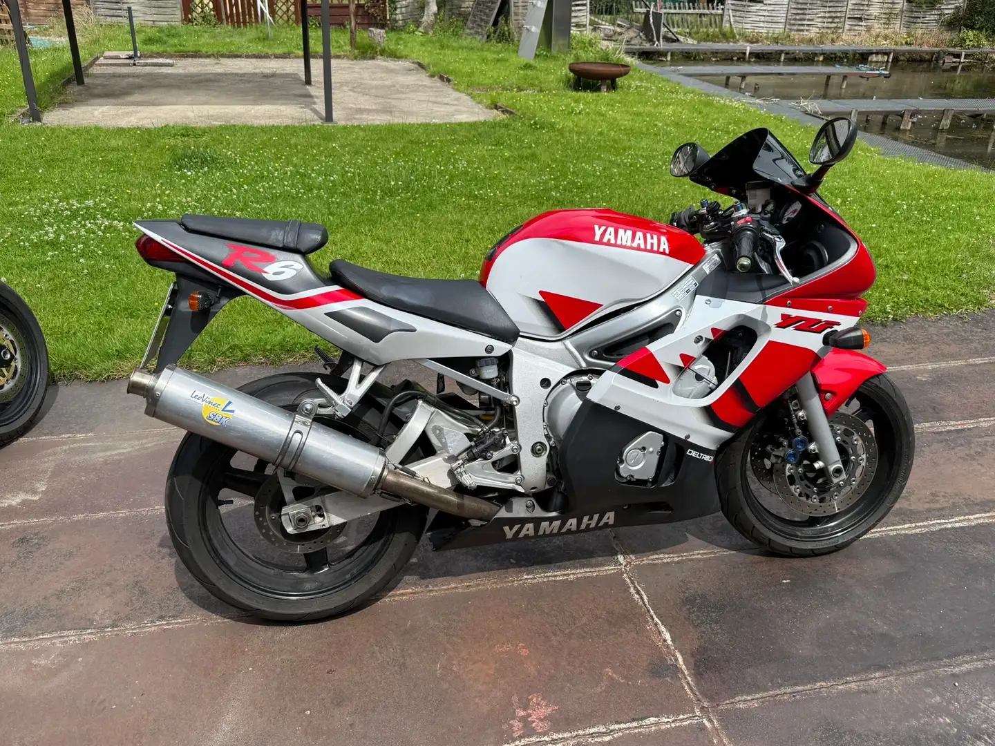 Yamaha YZF 600 - 1
