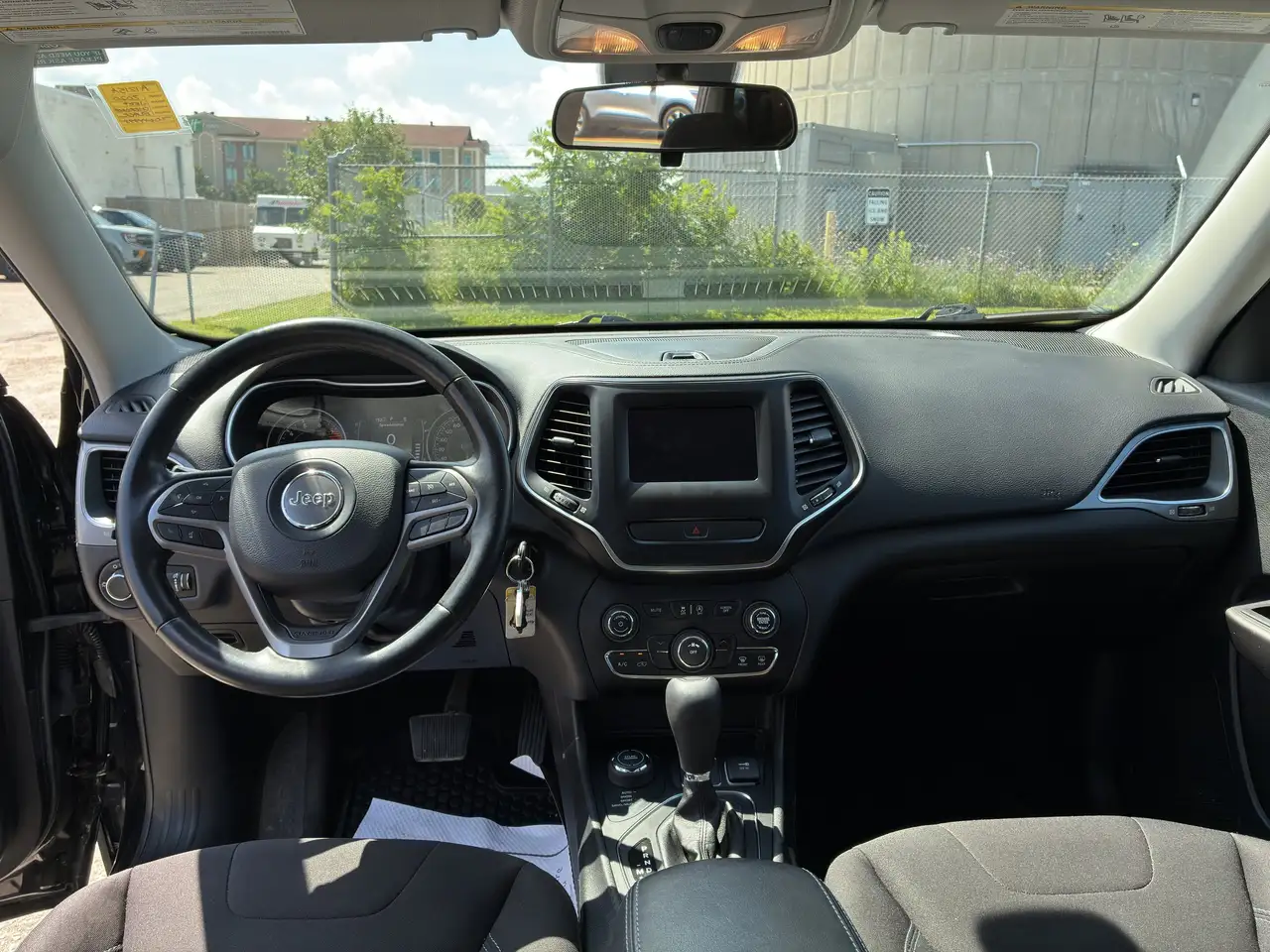 Jeep Cherokee снимка Jeep Cherokee