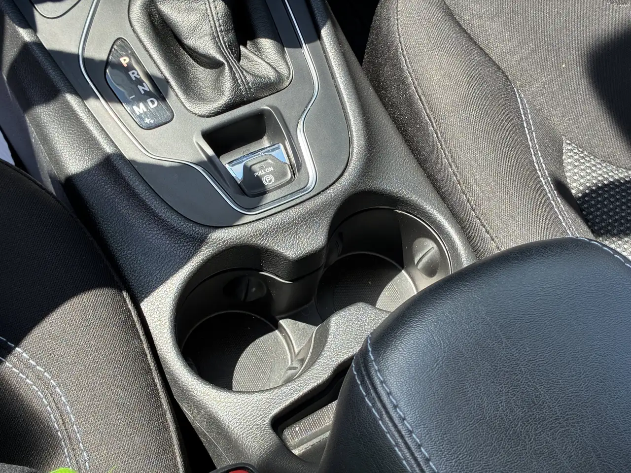 Jeep Cherokee снимка Jeep Cherokee