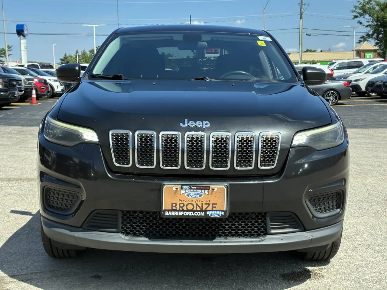 Jeep Cherokee снимка Jeep Cherokee