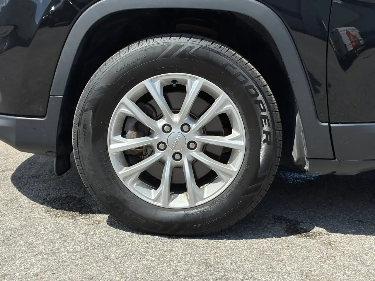 Jeep Cherokee снимка Jeep Cherokee