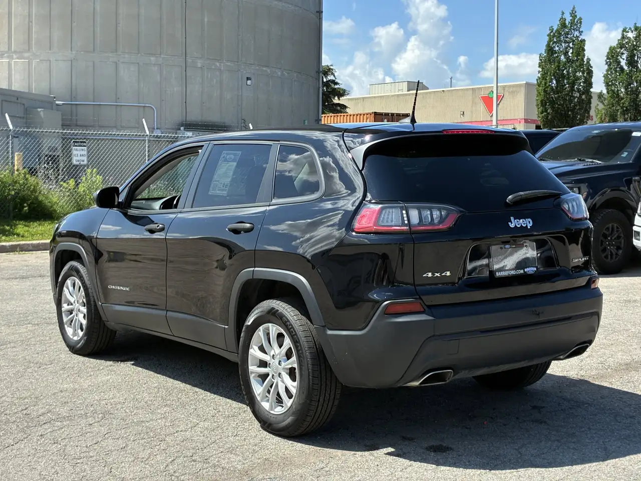 Jeep Cherokee снимка Jeep Cherokee