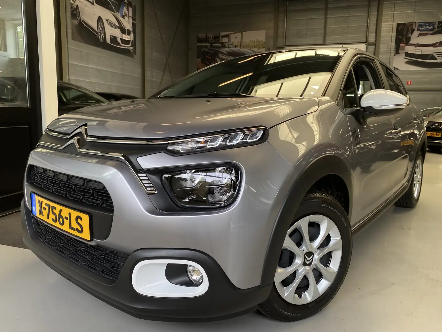 Citroen C3 1.2 PureTech You Airco, Bluetooth, Cruise Grigio - 1