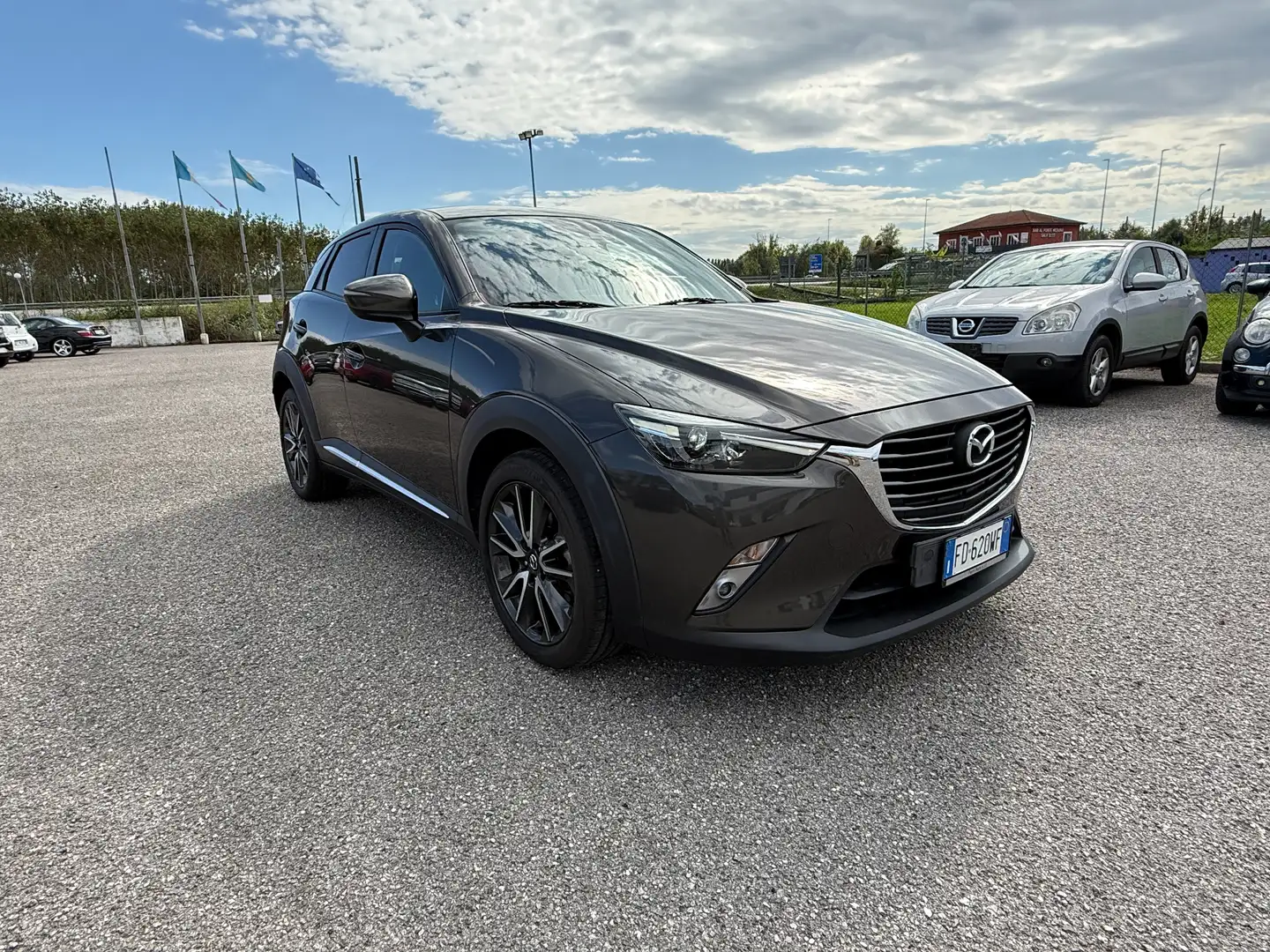 Mazda CX-3 1.5d Evolve 2wd 105cv Gris - 2