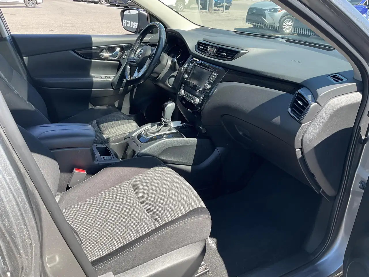 Nissan Qashqai снимка Nissan Qashqai