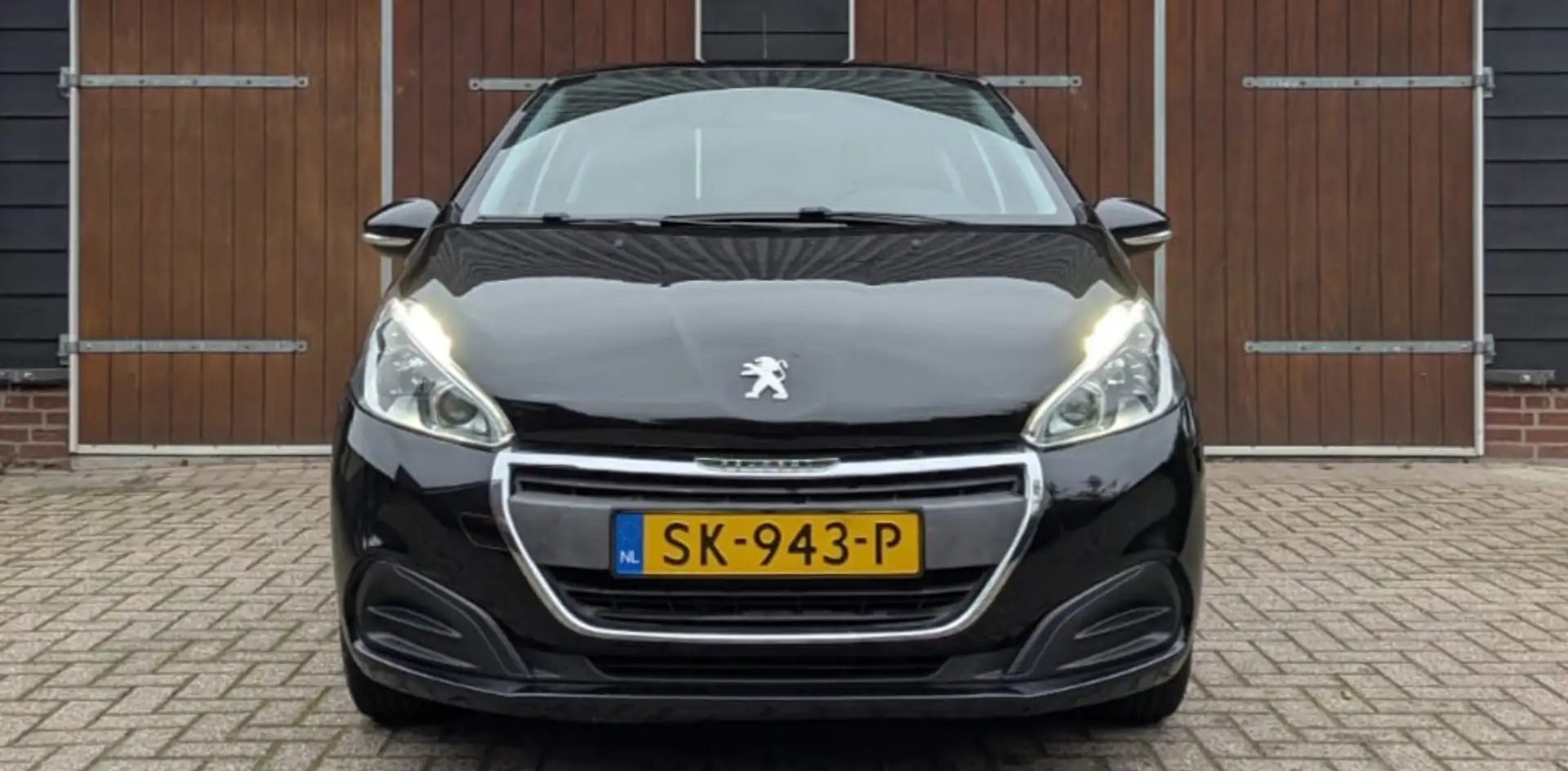 Peugeot 208 1.2 Bluetooth, Nieuwe distributieriem, NAP, 5 deur Zwart - 2