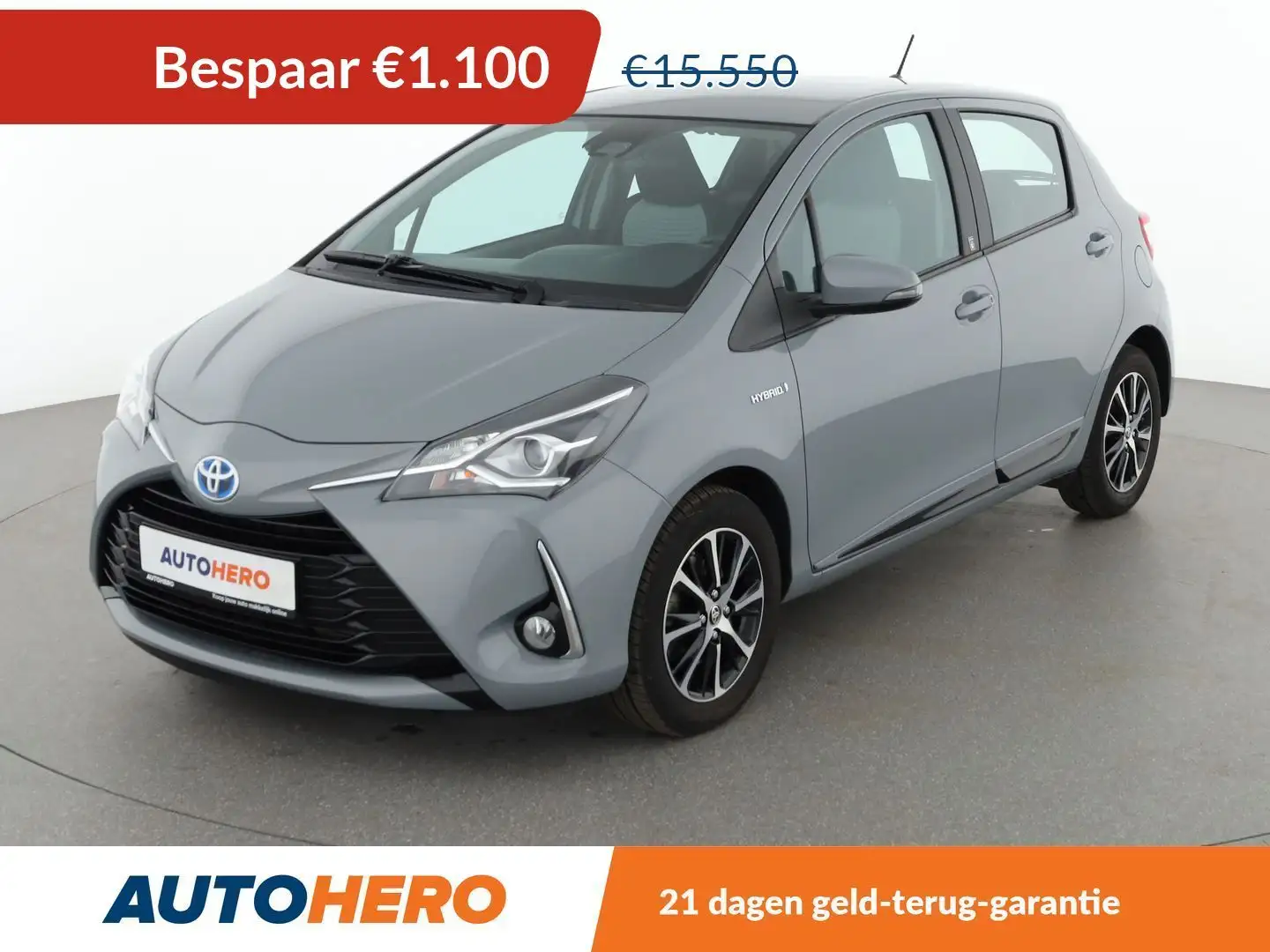 Toyota Yaris 1.5 Hybrid Team D siva - 1