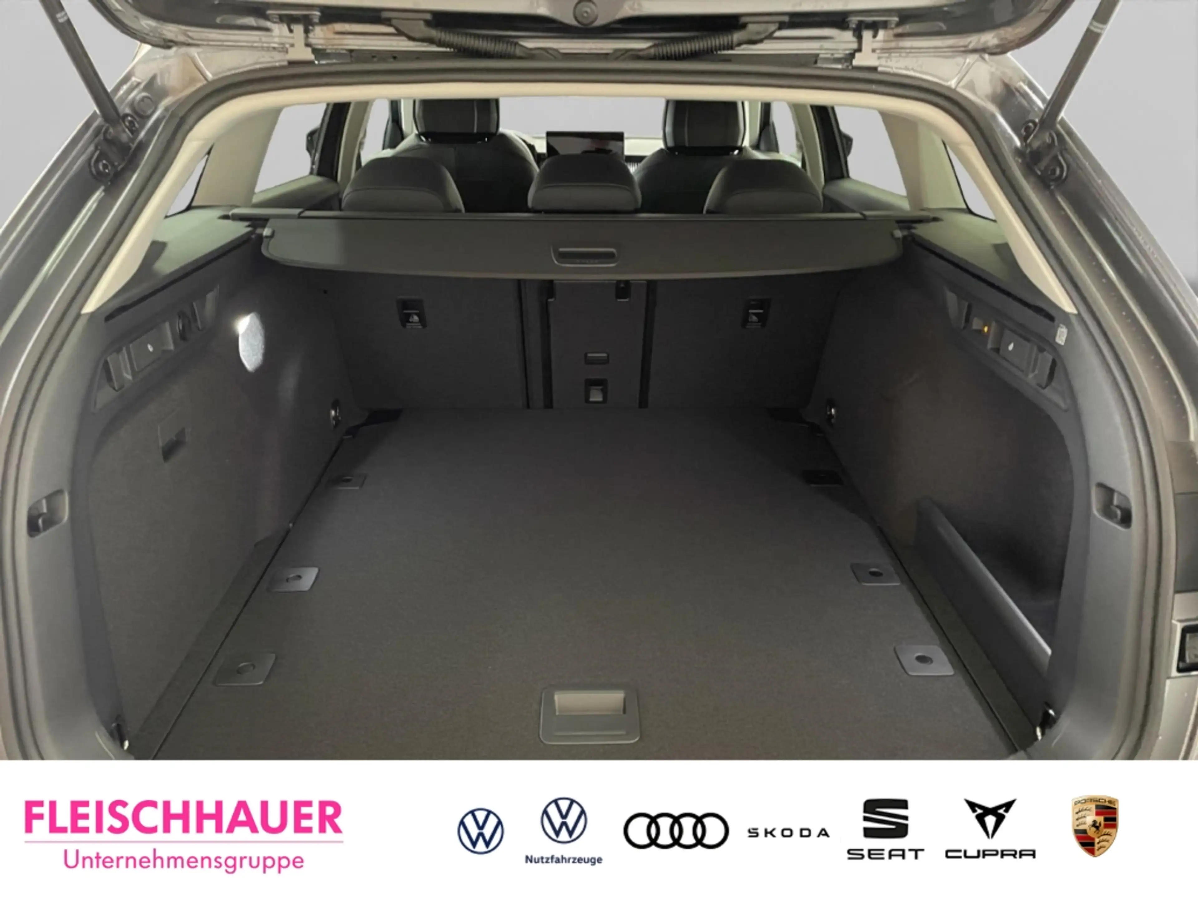 Skoda Superb Combi Selection 2,0 TDI AHK Standhzg. LED — photo 6