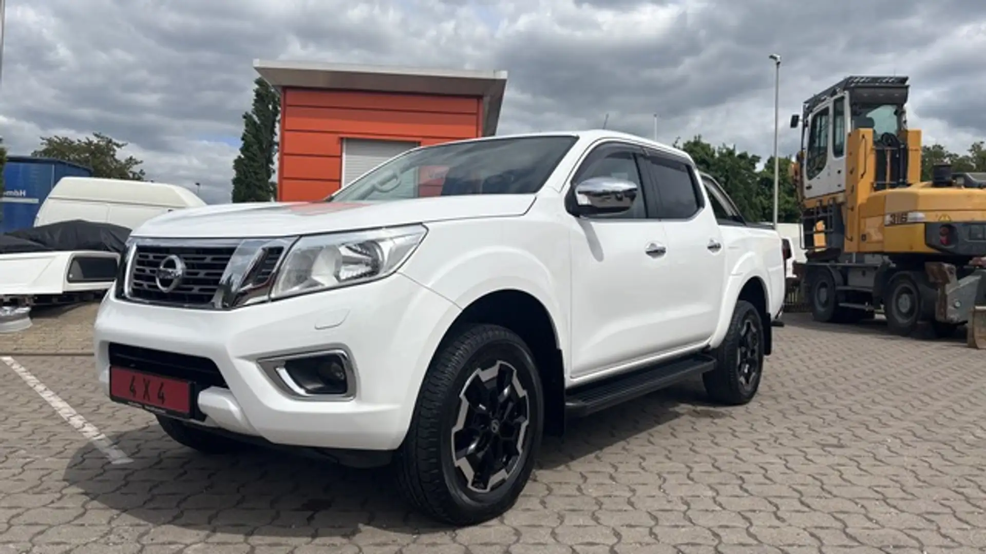 Nissan Navara Double Cab 4x4 Heckd. RFK AHK SHZ Weiß - 1